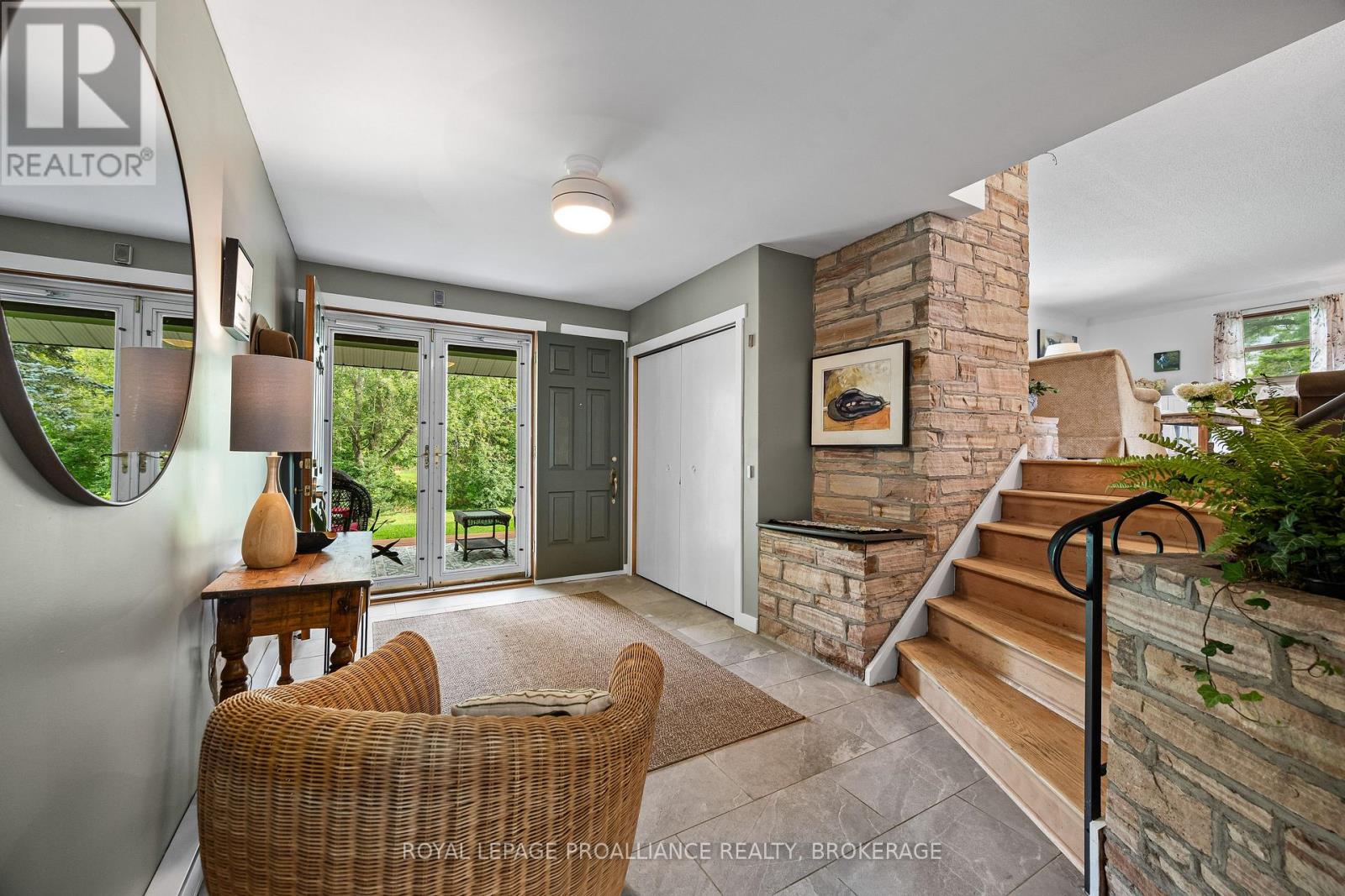 330 Elmwood Drive, Gananoque, Ontario  K7G 1P1 - Photo 6 - X13764830