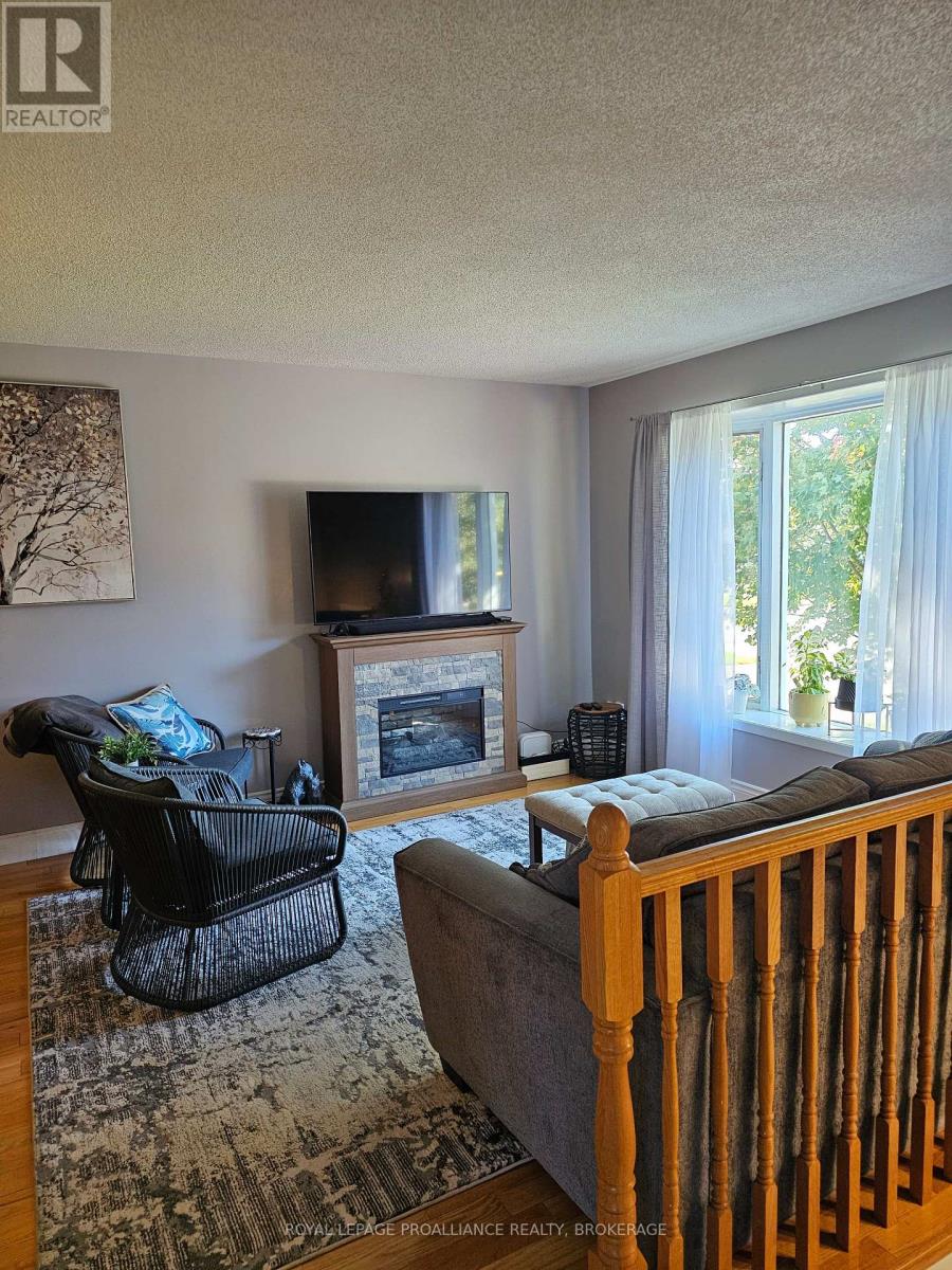 915 Warburton Crescent, Kingston, Ontario  K7M 8L3 - Photo 9 - X13767440