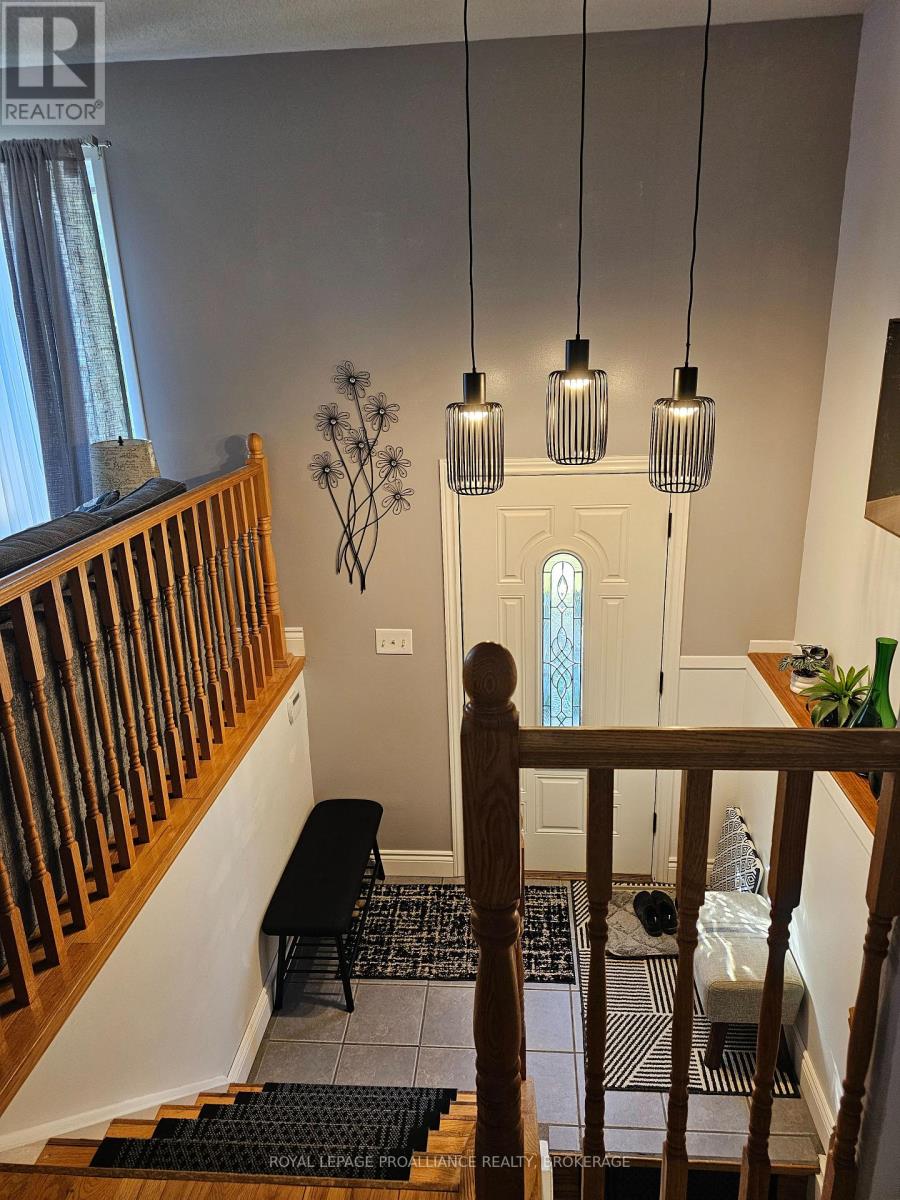 915 Warburton Crescent, Kingston, Ontario  K7M 8L3 - Photo 7 - X13767440