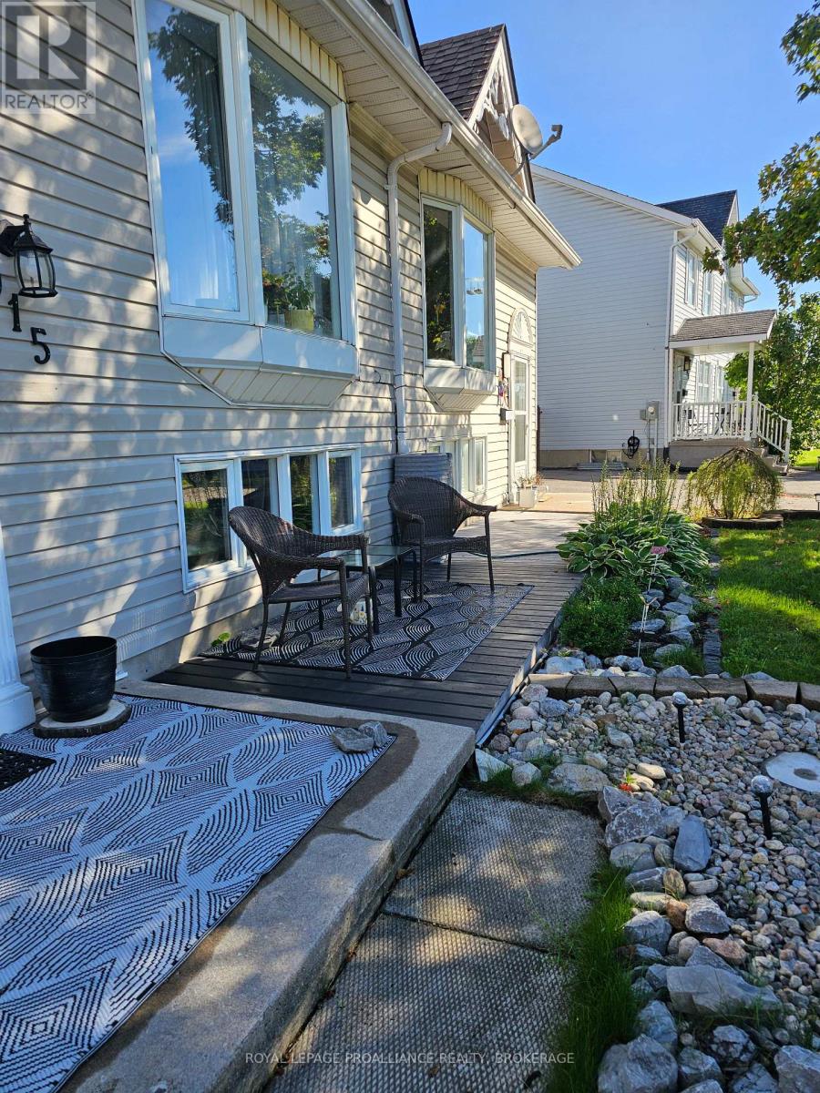 915 Warburton Crescent, Kingston, Ontario  K7M 8L3 - Photo 3 - X13767440
