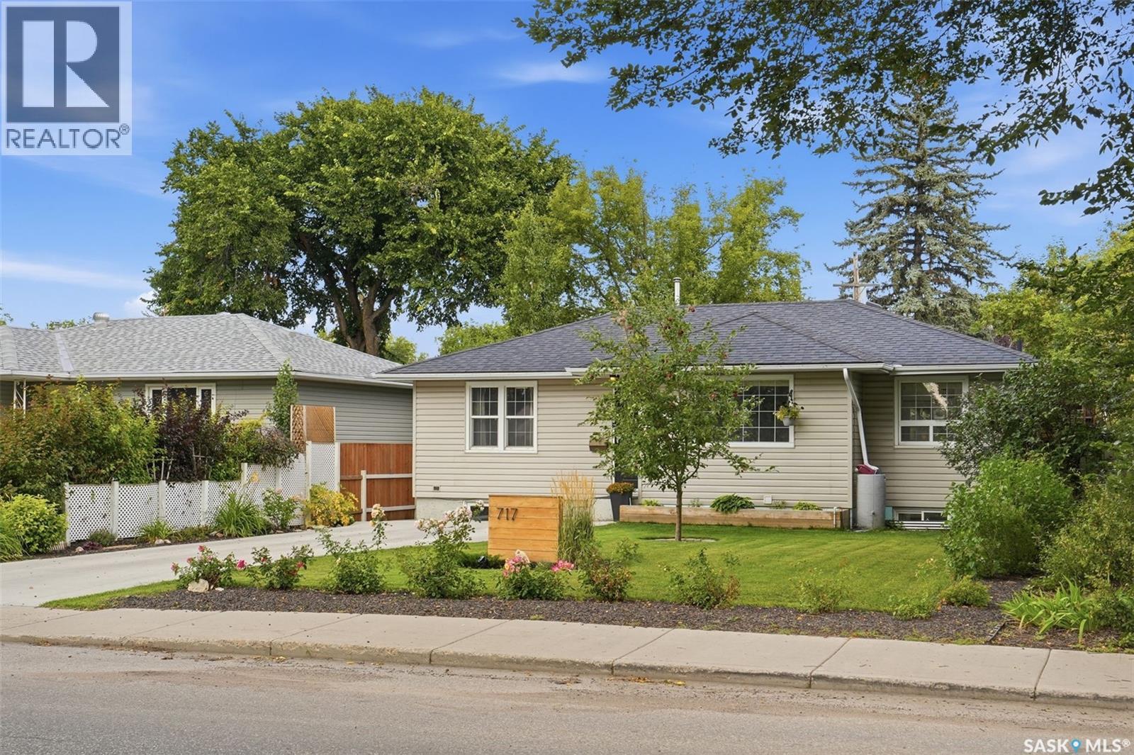 717 Taylor Street E, Saskatoon, Saskatchewan  S7H 1W1 - Photo 2 - SK048110