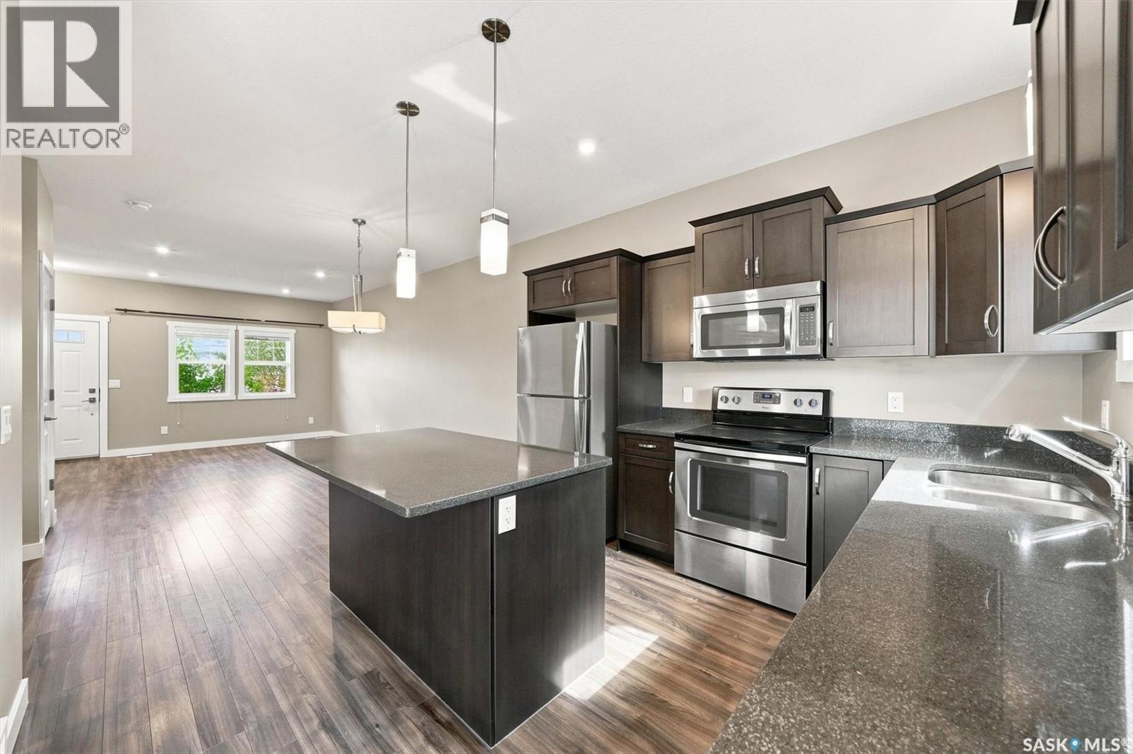 1127 Kolynchuk Link, Saskatoon, Saskatchewan  S7T 0X5 - Photo 3 - SK048099