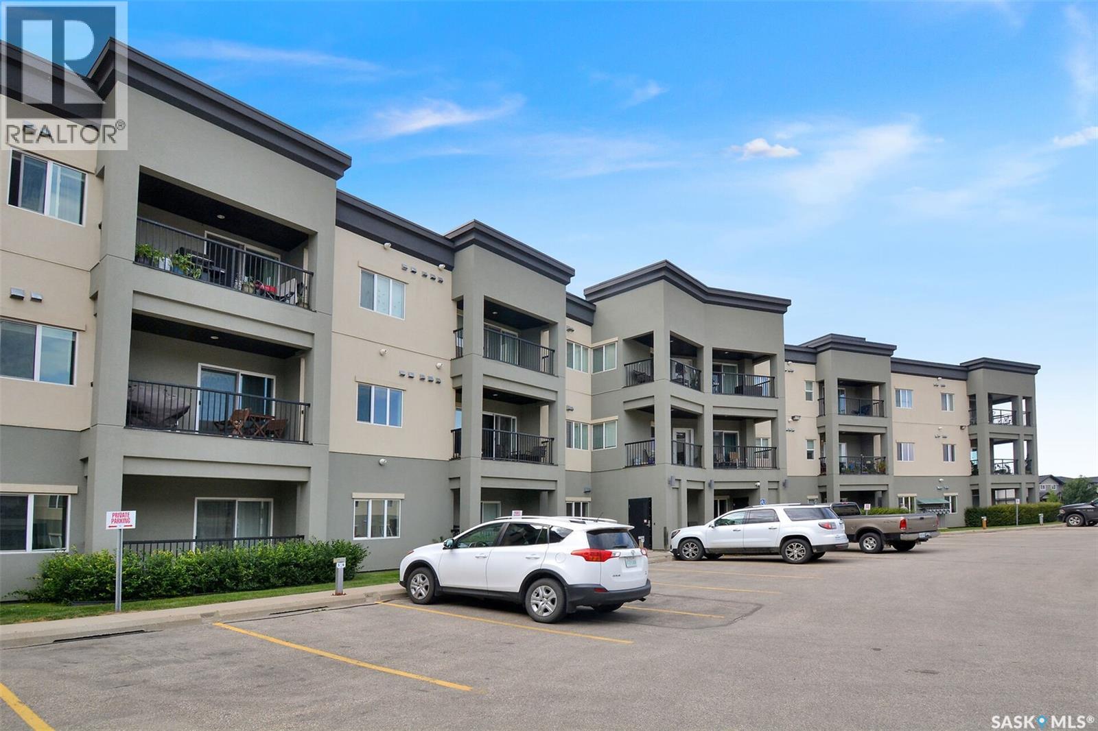 205 110 Hampton Circle, Saskatoon, Saskatchewan  S7R 0C5 - Photo 1 - SK048085