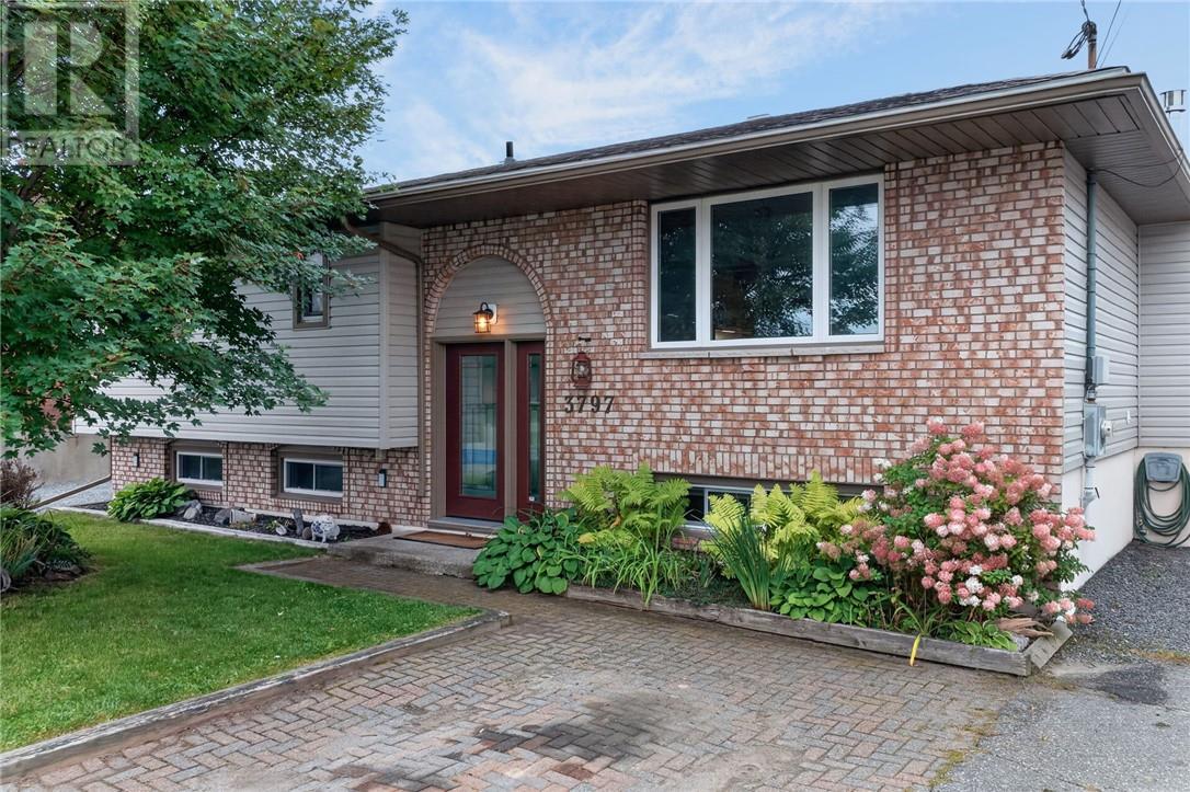 3797 Swanson Court, Val Caron, Ontario  P3N 1J5 - Photo 1 - 2130288