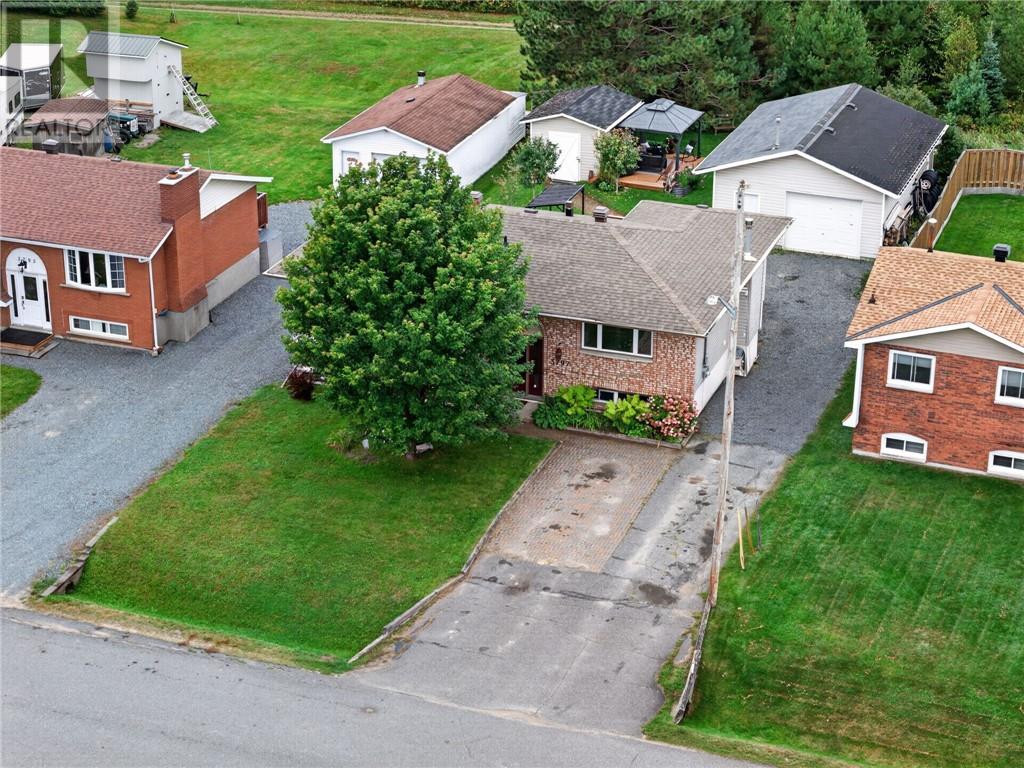 3797 Swanson Court, Val Caron, Ontario  P3N 1J5 - Photo 6 - 2130288