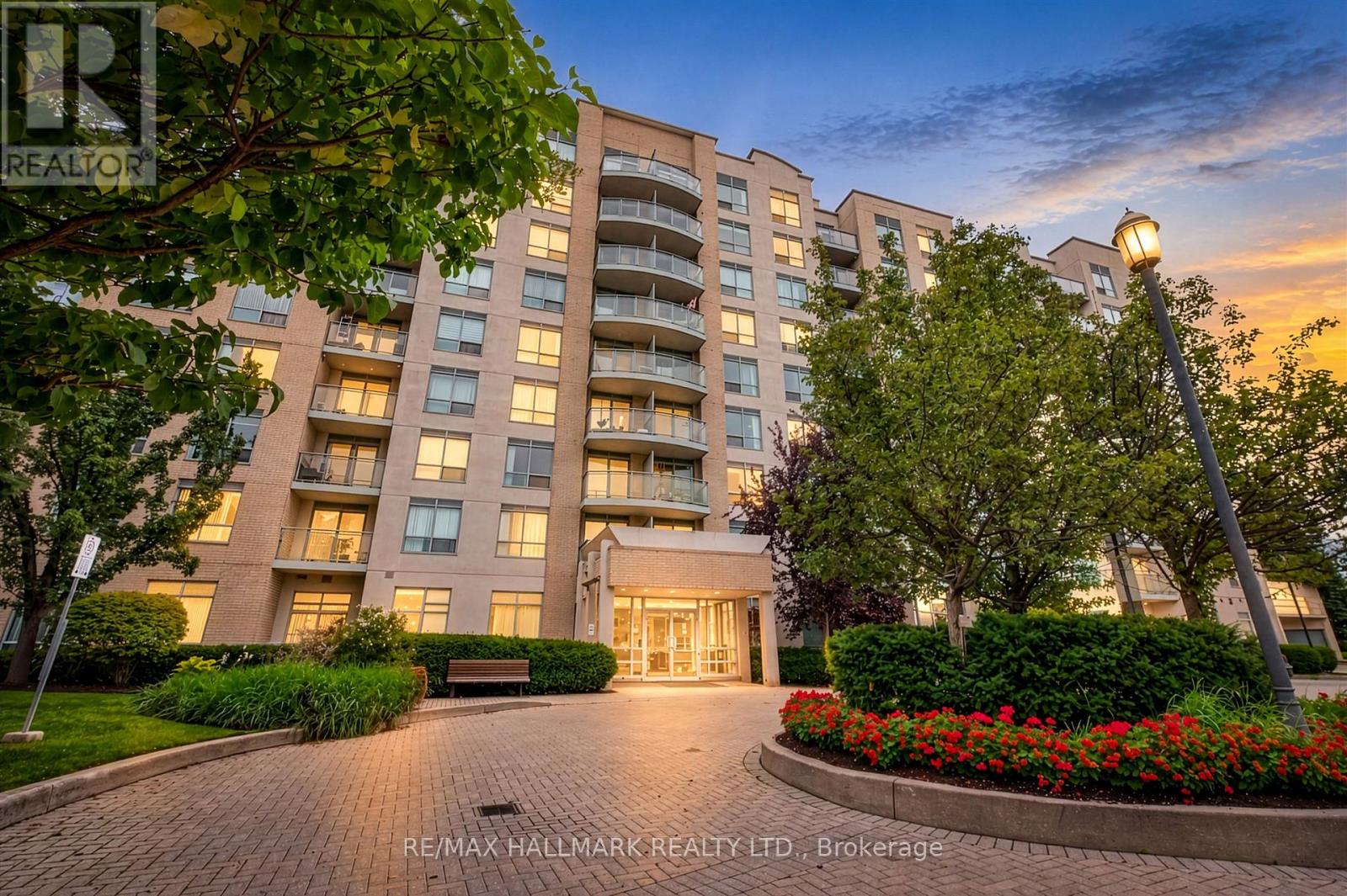 702 - 51 Baffin Court, Richmond Hill, Ontario  L4B 4P6 - Photo 2 - N13753796