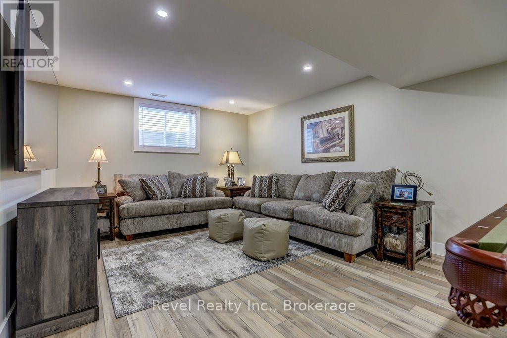 258 Ironwood Way, Georgian Bluffs, Ontario  N0H 1S0 - Photo 18 - X13745472