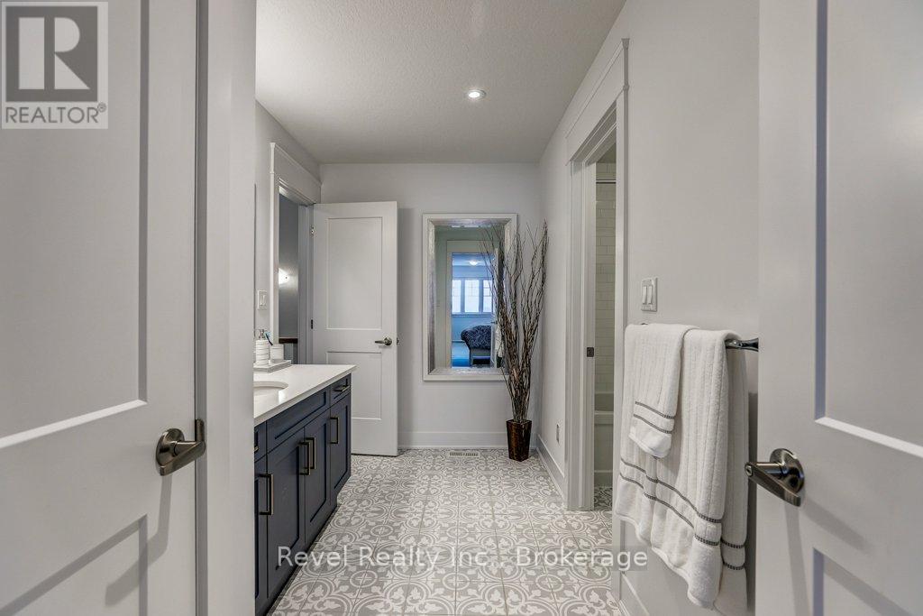 258 Ironwood Way, Georgian Bluffs, Ontario  N0H 1S0 - Photo 27 - X13745472