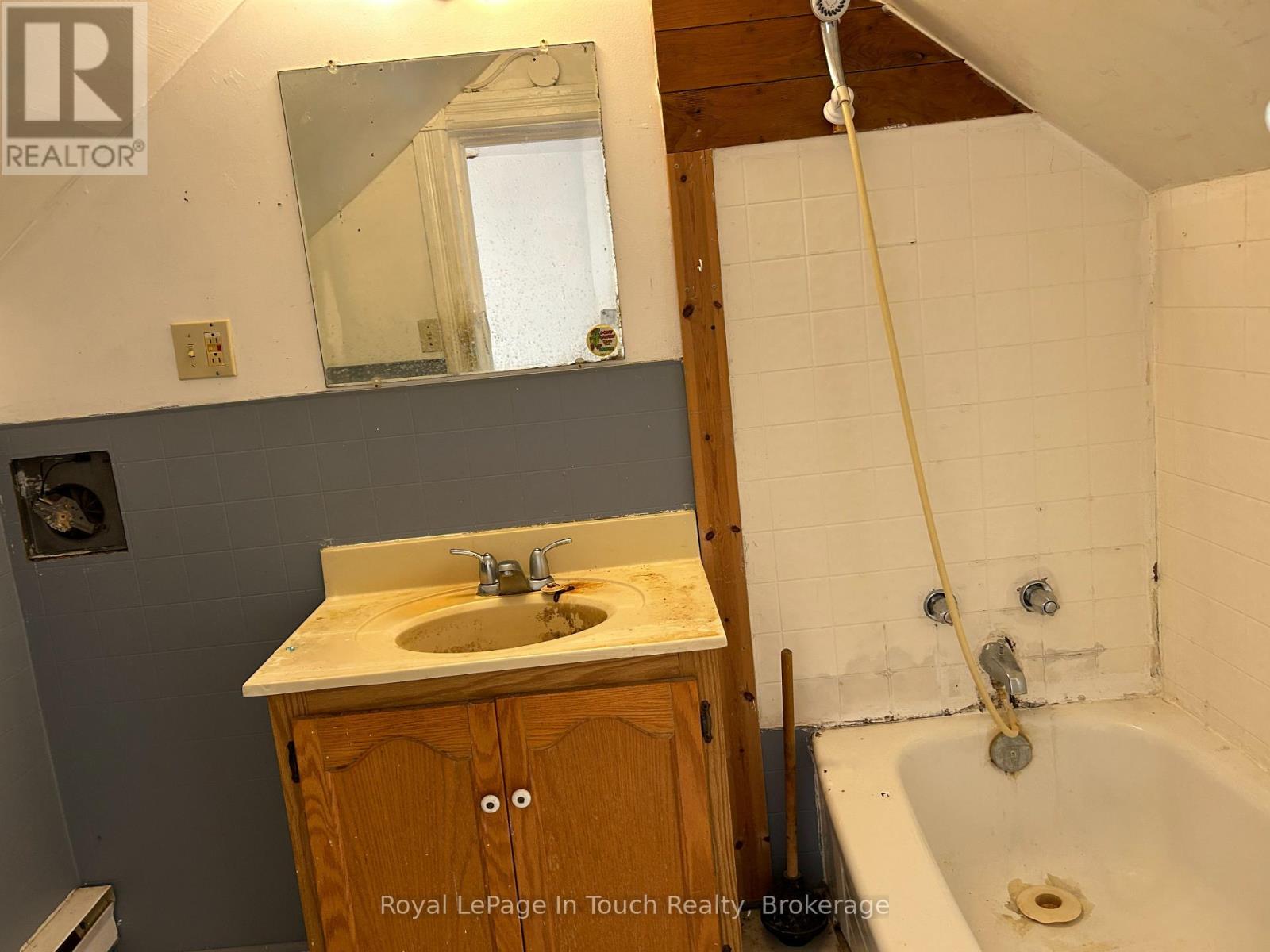 98 Fourth Street, Midland, Ontario  L4R 3T1 - Photo 6 - S13768056