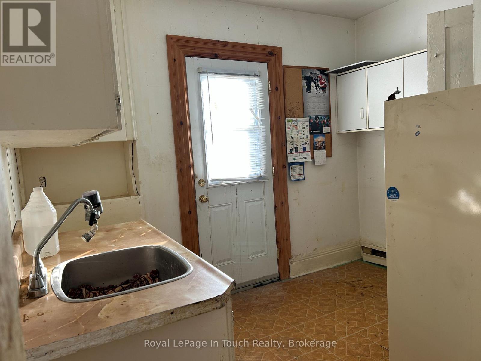 98 Fourth Street, Midland, Ontario  L4R 3T1 - Photo 9 - S13768056