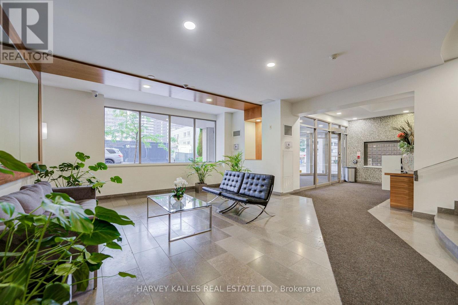 910 - 5 Rosehill Avenue, Toronto, Ontario  M4T 3A6 - Photo 3 - C13768074