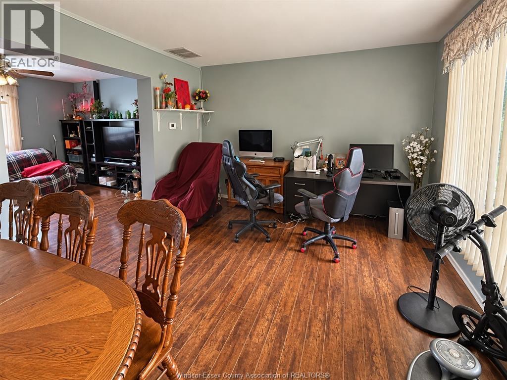 972 Bruce, Windsor, Ontario  N9A 4X7 - Photo 4 - 26022160