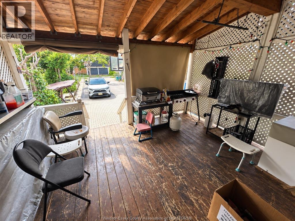 972 Bruce, Windsor, Ontario  N9A 4X7 - Photo 9 - 26022160