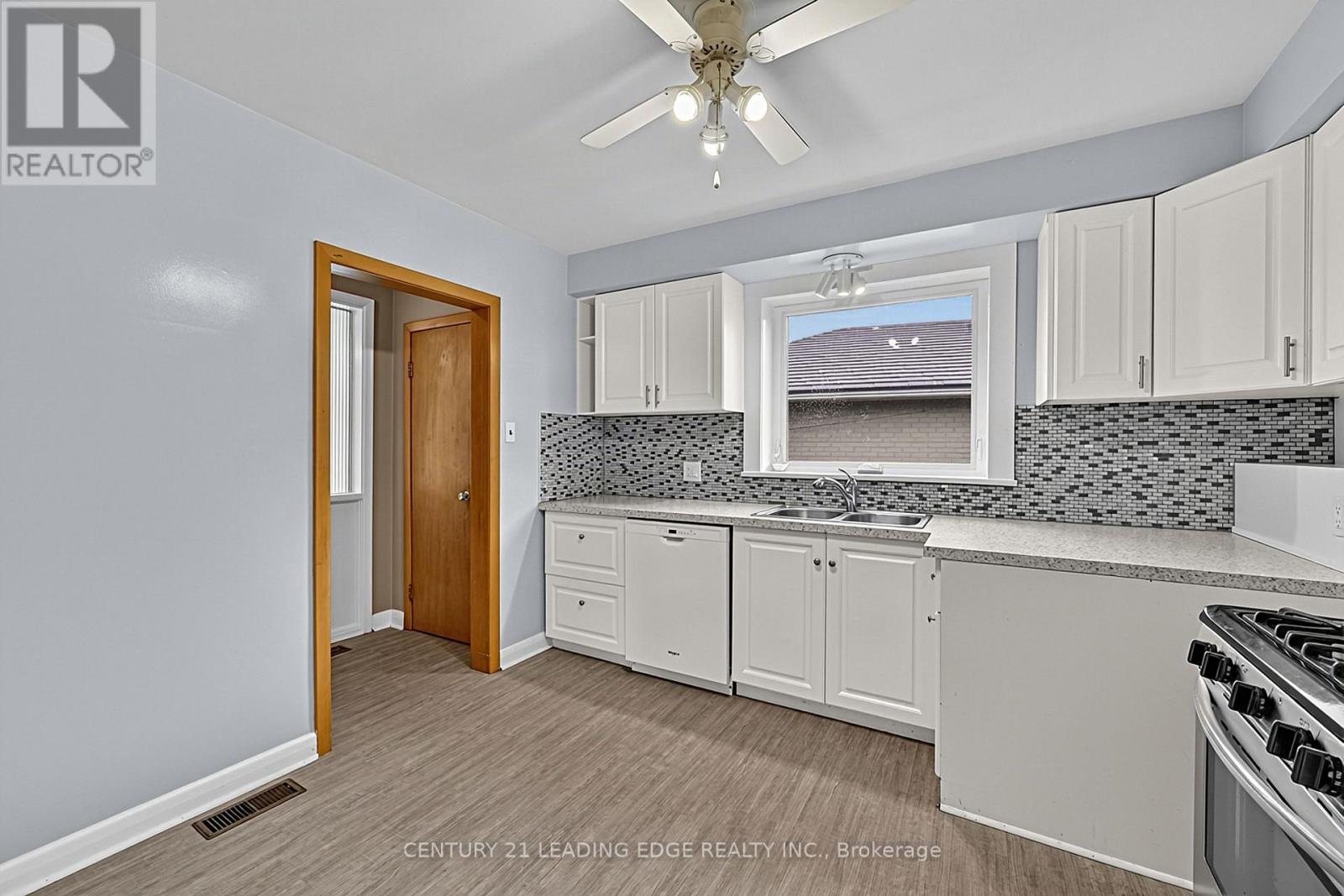 18 Romulus Drive, Toronto, Ontario  M1K 4C2 - Photo 15 - E13768170