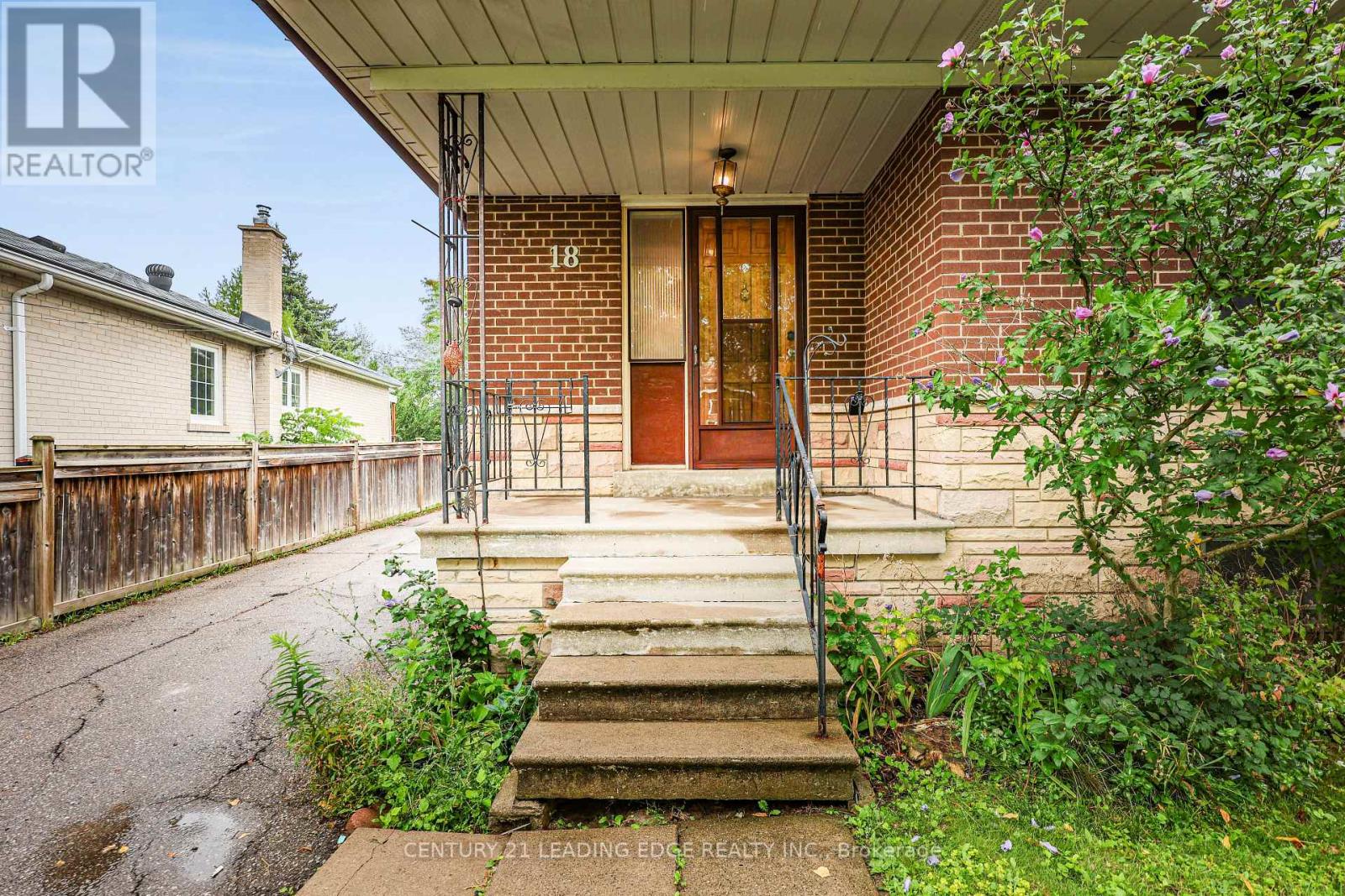 18 Romulus Drive, Toronto, Ontario  M1K 4C2 - Photo 3 - E13768170