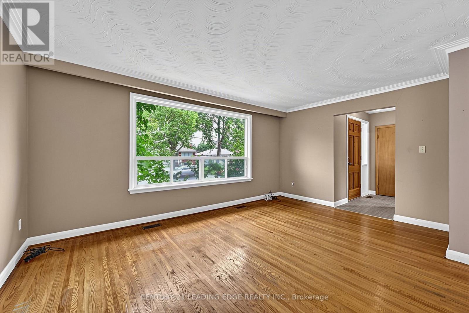 18 Romulus Drive, Toronto, Ontario  M1K 4C2 - Photo 7 - E13768170