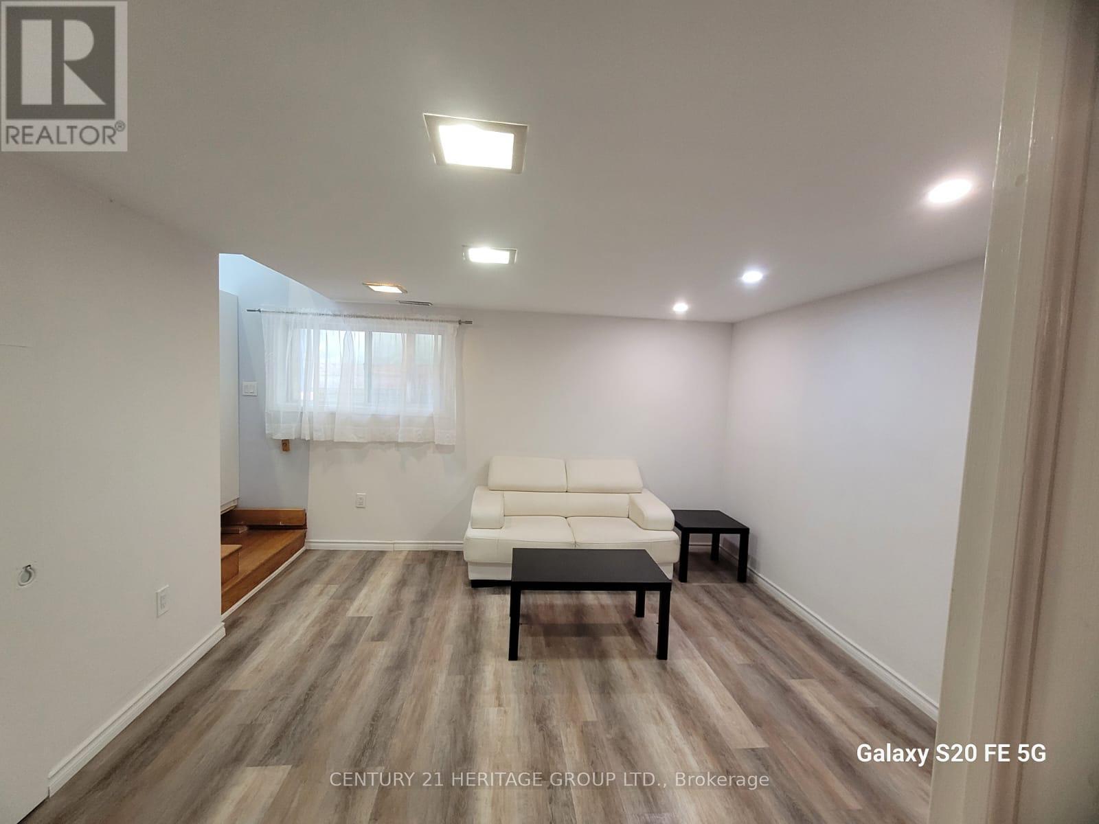 One - 408 Osiris Drive, Richmond Hill, Ontario  L4C 2P9 - Photo 4 - N13768012