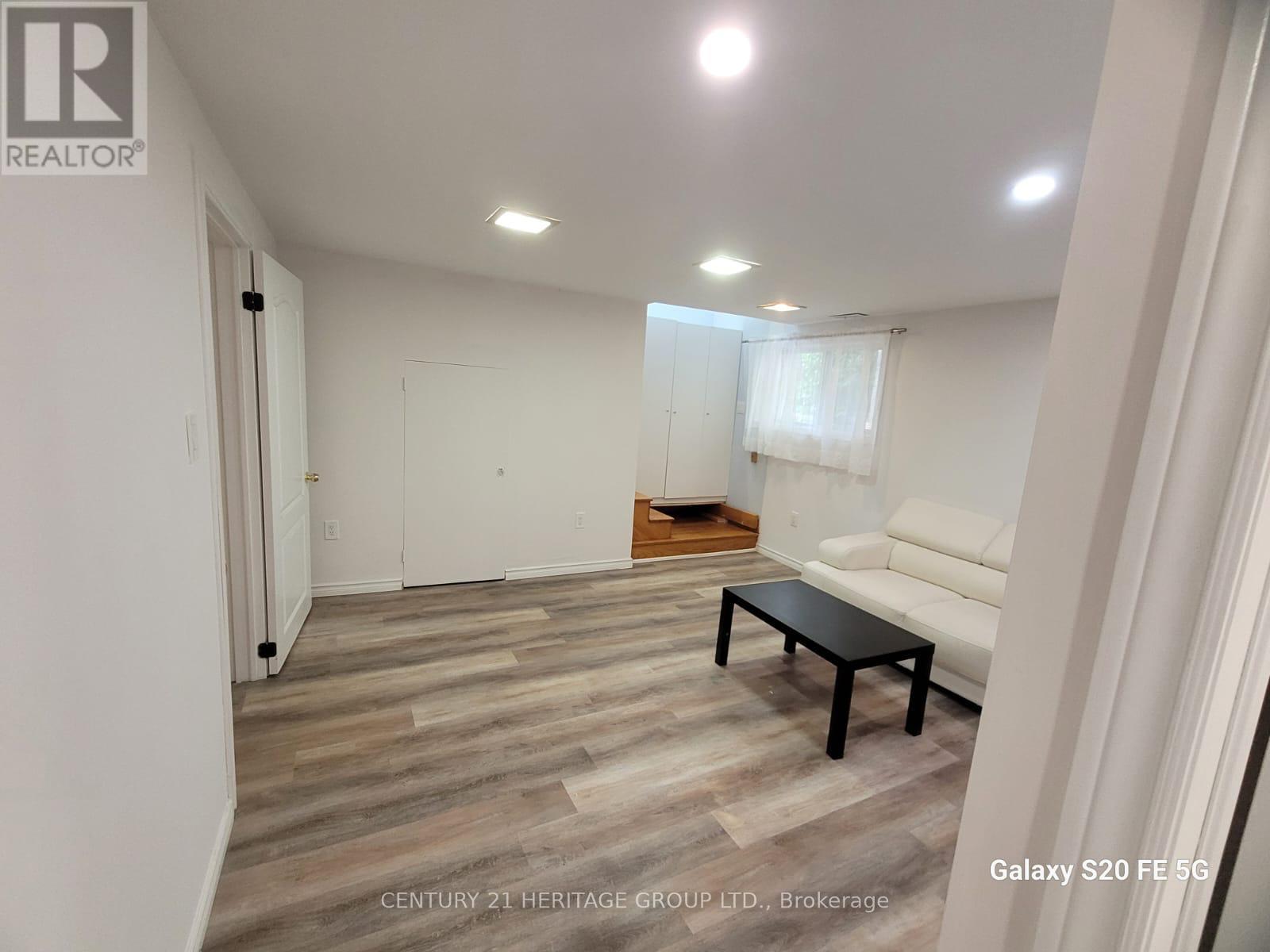 One - 408 Osiris Drive, Richmond Hill, Ontario  L4C 2P9 - Photo 5 - N13768012
