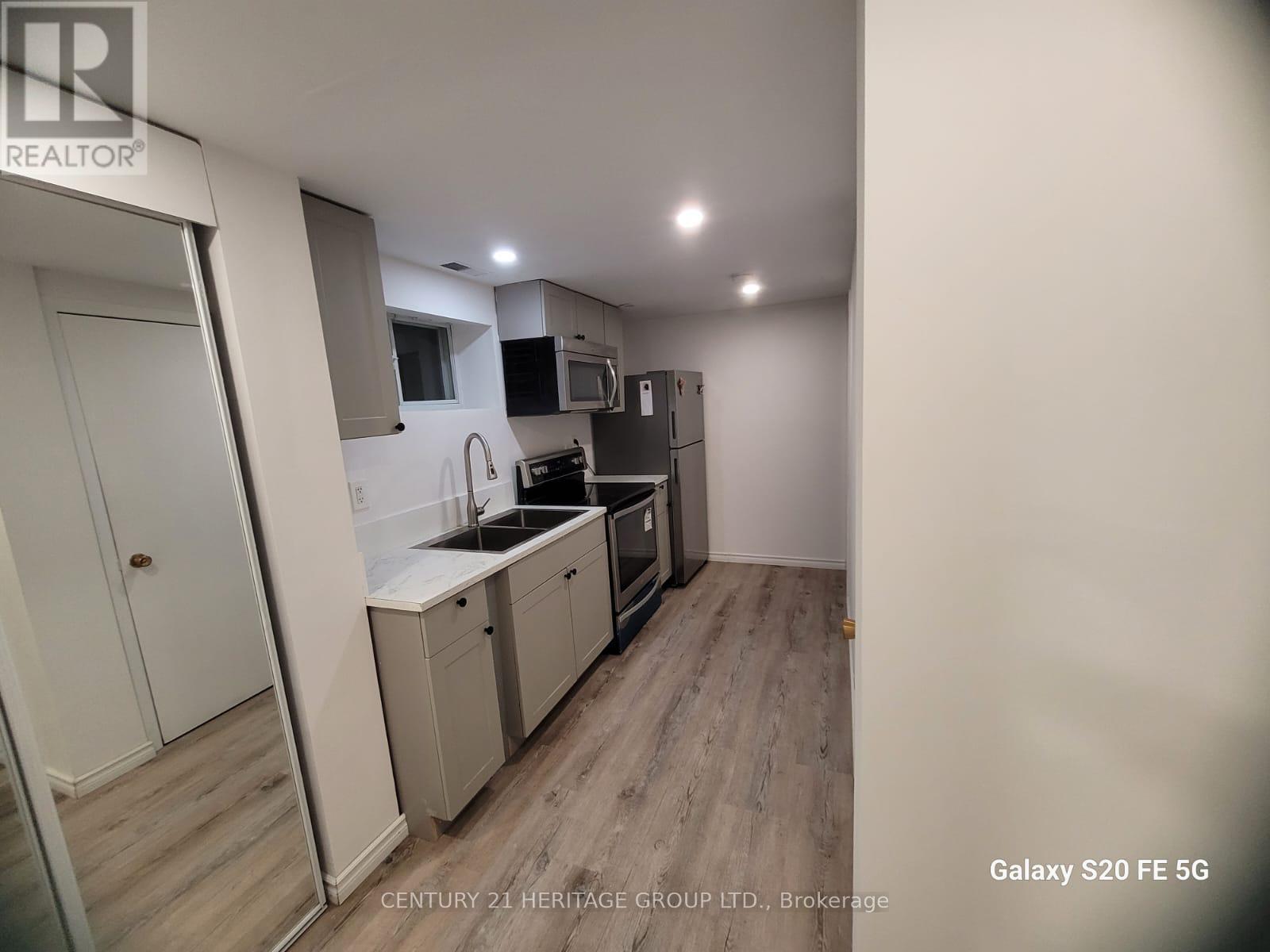 One - 408 Osiris Drive, Richmond Hill, Ontario  L4C 2P9 - Photo 7 - N13768012