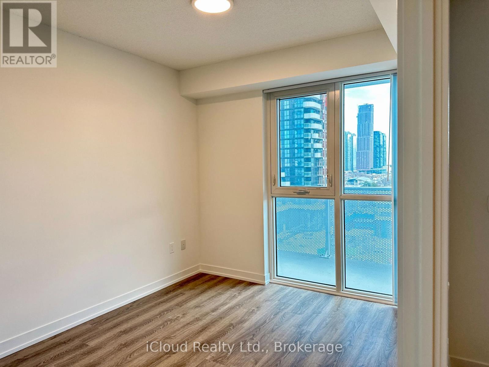 1016 - 195 Commerce Street, Vaughan, Ontario  L4K 0P9 - Photo 15 - N13768038