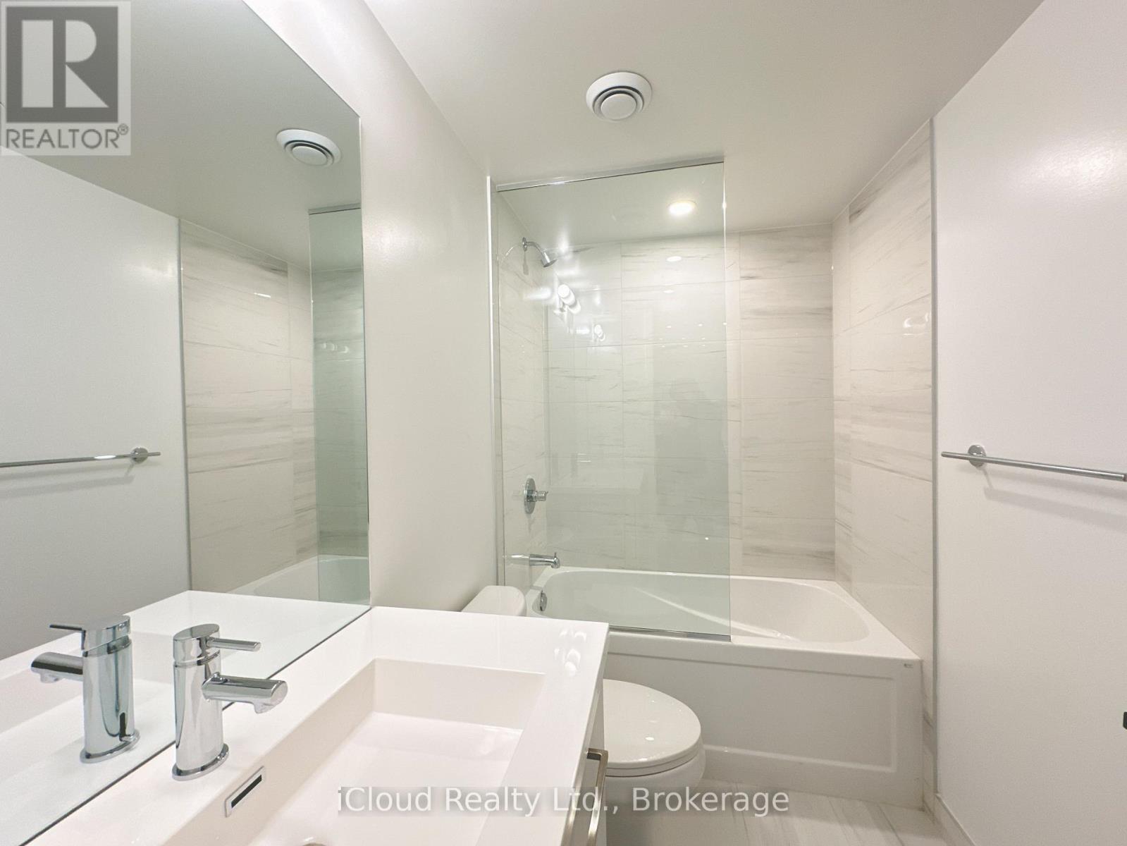 1016 - 195 Commerce Street, Vaughan, Ontario  L4K 0P9 - Photo 18 - N13768038