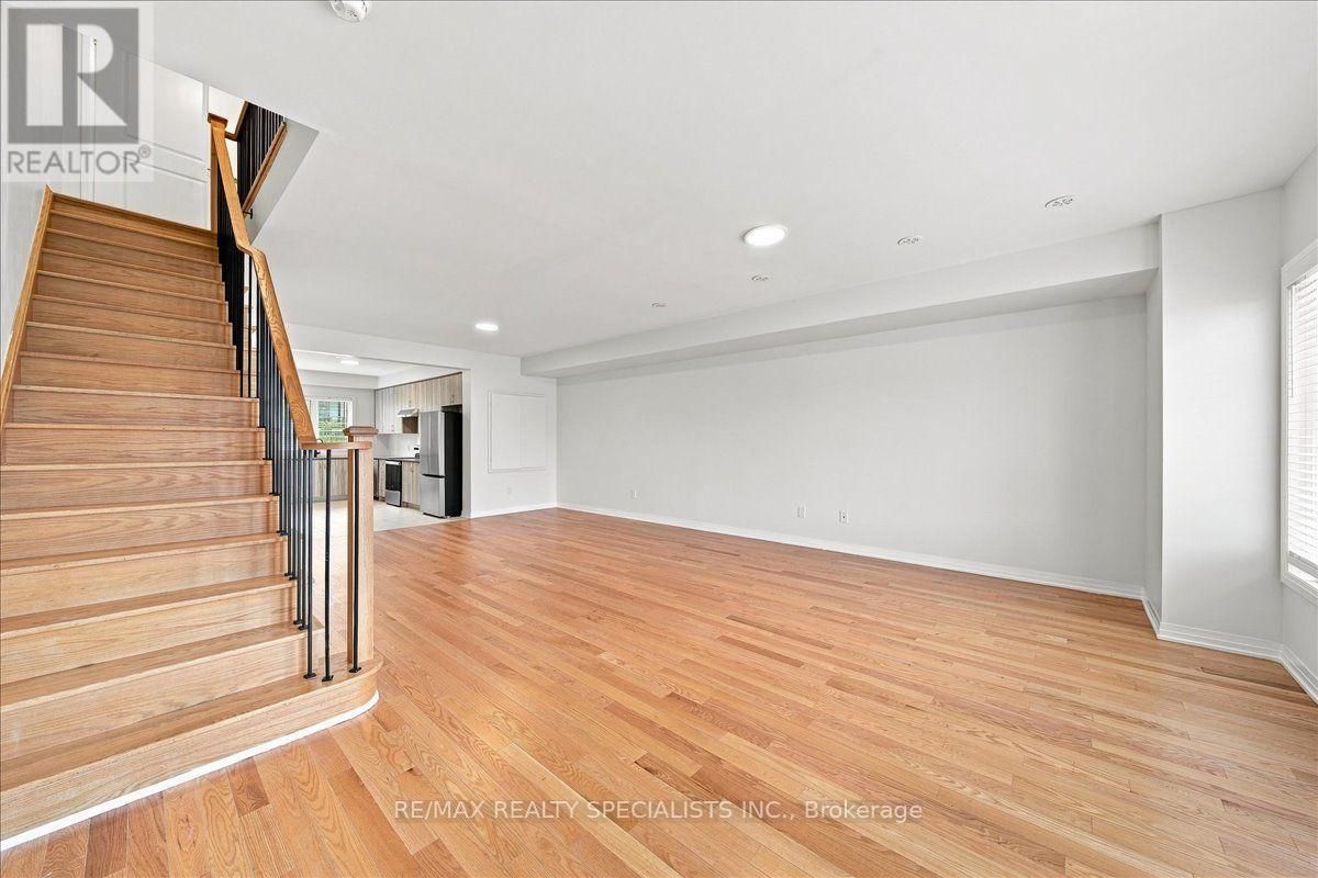13 - 220 Dissette Street, Bradford West Gwillimbury, Ontario  L3Z 4M2 - Photo 14 - N13768066