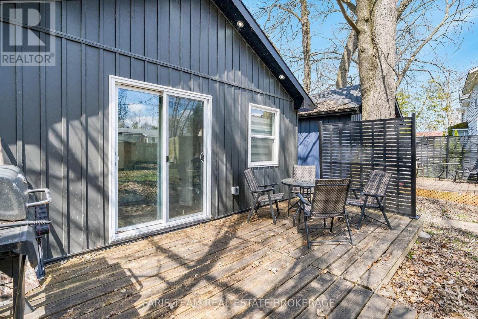 687 Innisfil Beach Road, Innisfil (Alcona), Ontario  L0L 2M0 - Photo 45 - N13768230