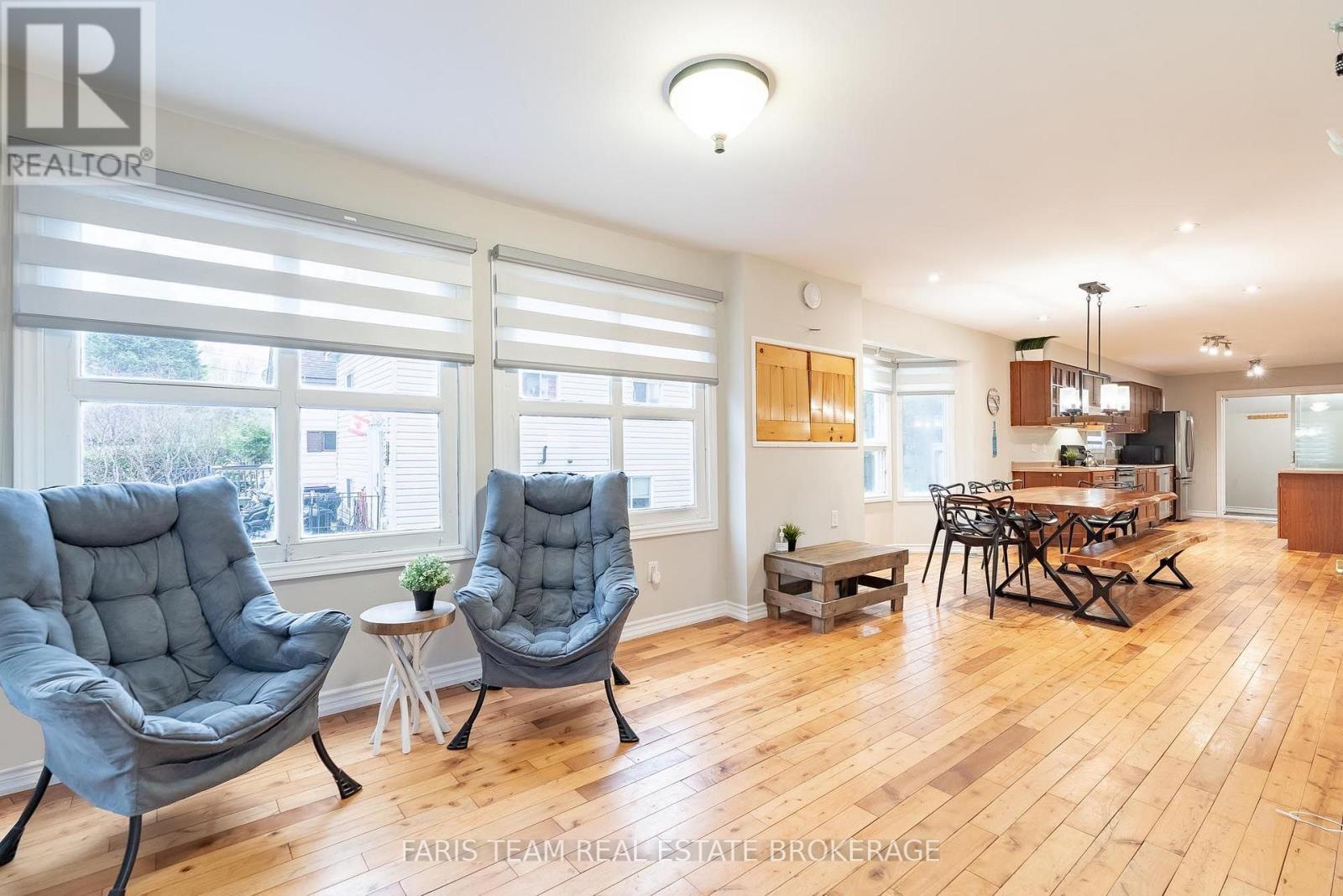 687 Innisfil Beach Road, Innisfil (Alcona), Ontario  L0L 2M0 - Photo 6 - N13768230