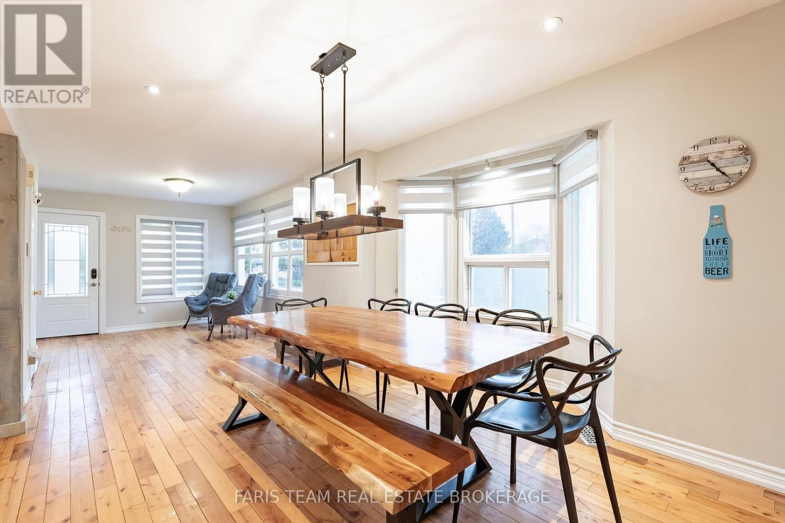 687 Innisfil Beach Road, Innisfil (Alcona), Ontario  L0L 2M0 - Photo 9 - N13768230