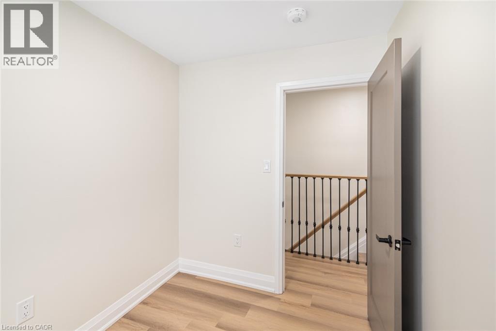 250 Rosslyn Avenue N, Hamilton, Ontario  L8L 7R1 - Photo 23 - 40862192