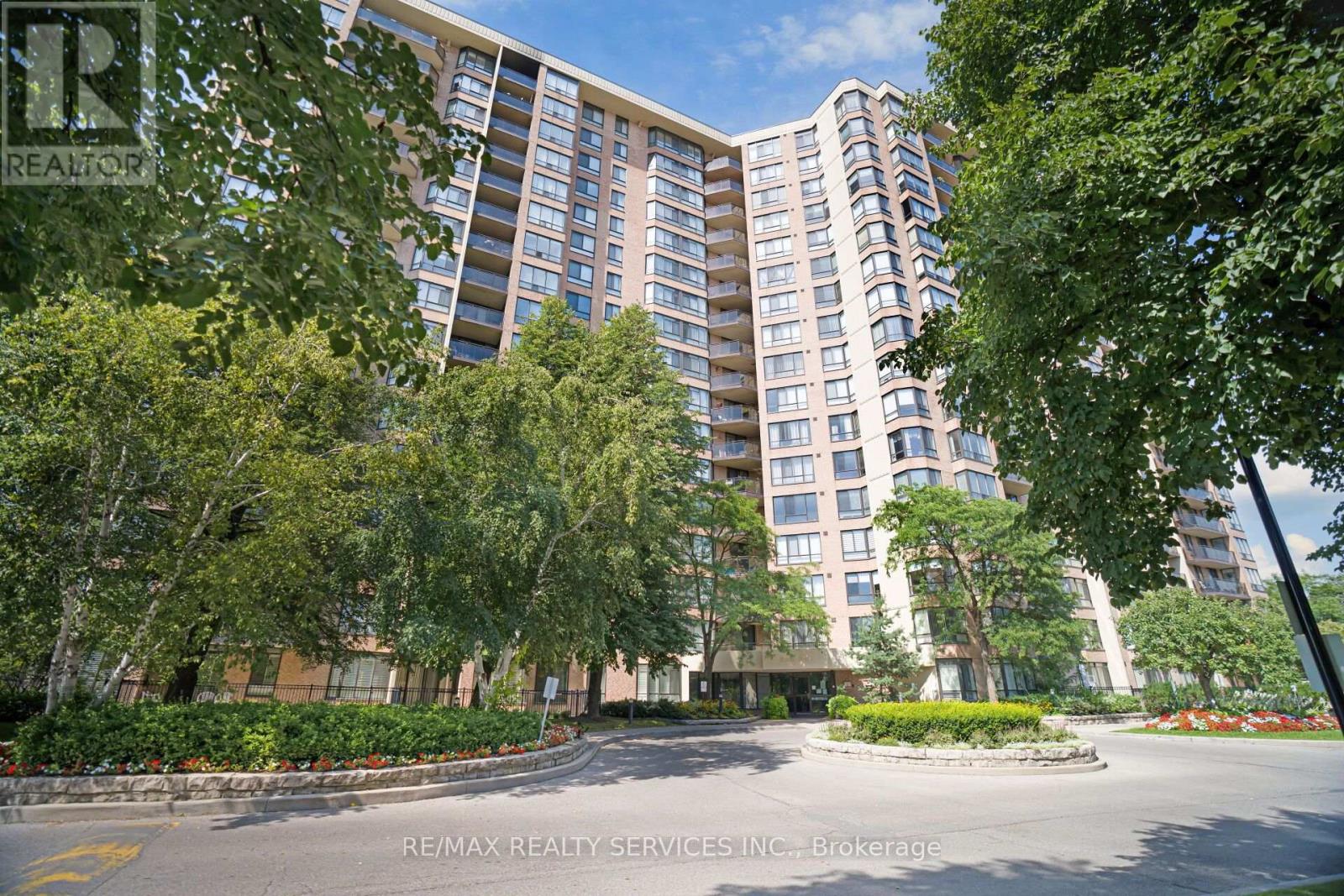 1606 - 20 Cherrytree Drive, Brampton, Ontario  L6Y 3V1 - Photo 2 - W13768172
