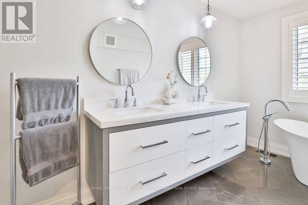 6 Iroquois Avenue, Mississauga, Ontario  L5G 1M6 - Photo 12 - W13768262