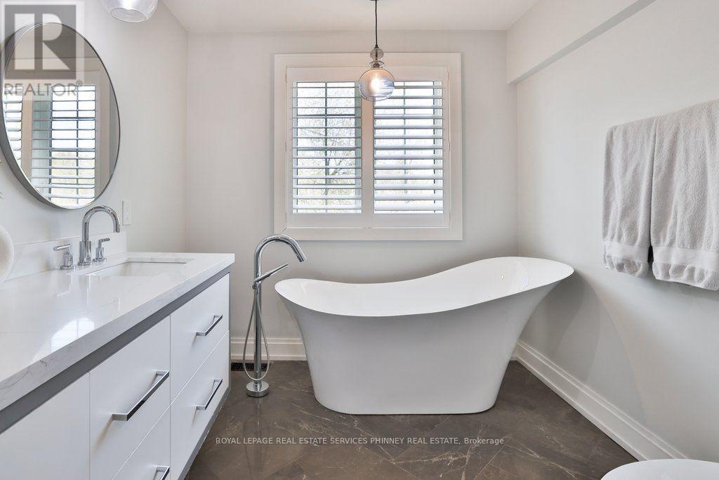 6 Iroquois Avenue, Mississauga, Ontario  L5G 1M6 - Photo 13 - W13768262