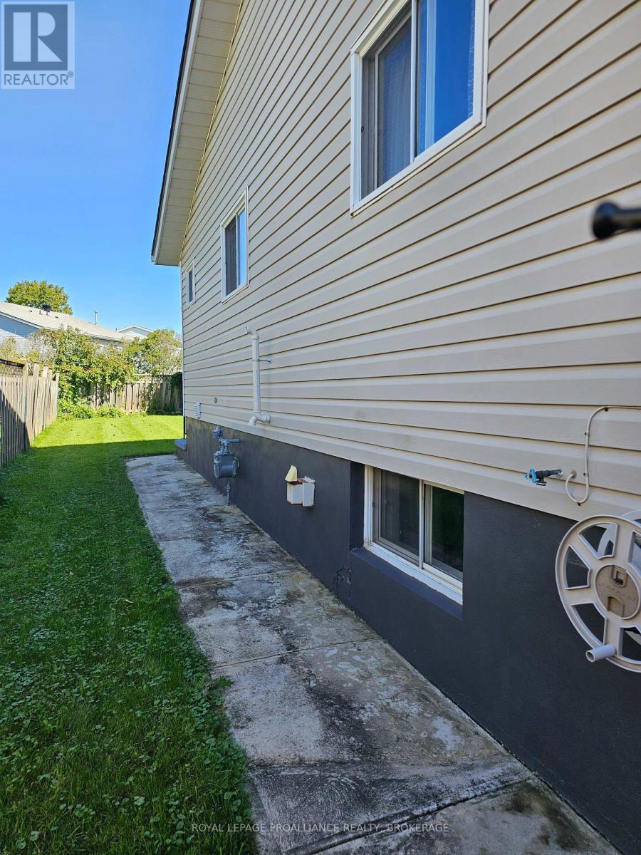 915 Warburton Crescent, Kingston, Ontario  K7M 8L3 - Photo 30 - X13767440