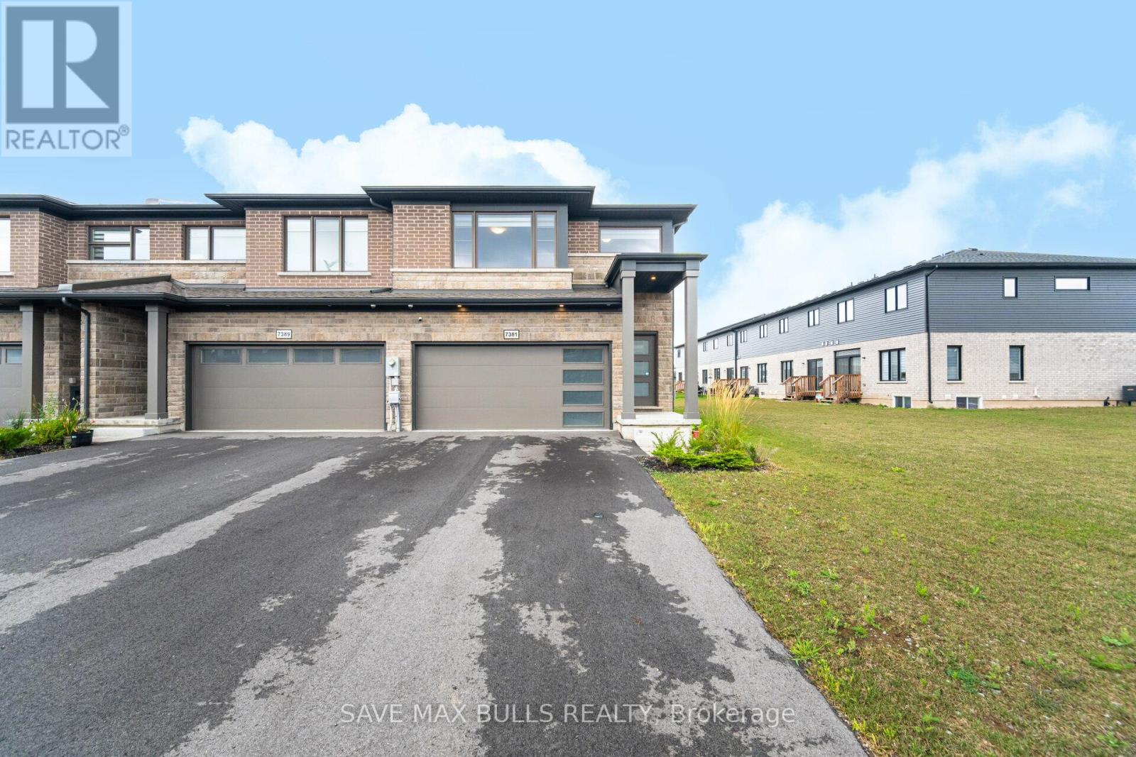 7381 Matteo Drive, Niagara Falls, Ontario  L2H 3T3 - Photo 2 - X13768034
