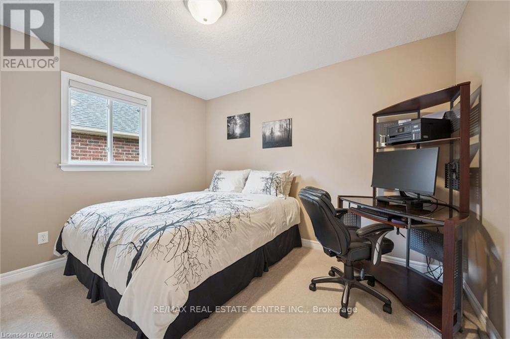 555 Killbear Court, Waterloo, Ontario  N2V 2R9 - Photo 11 - X13768162