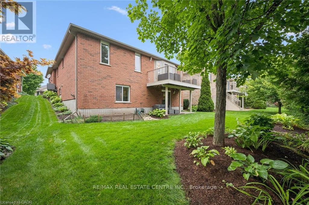 555 Killbear Court, Waterloo, Ontario  N2V 2R9 - Photo 20 - X13768162