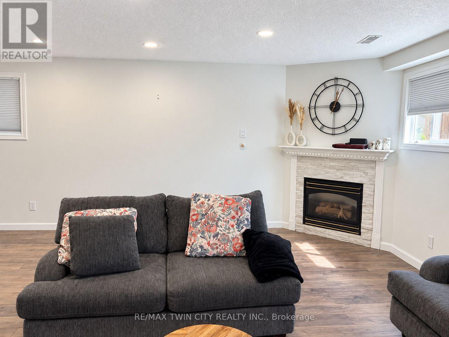 7 Briarfield Street, Kitchener, Ontario  N2A 4B6 - Photo 9 - X13768206