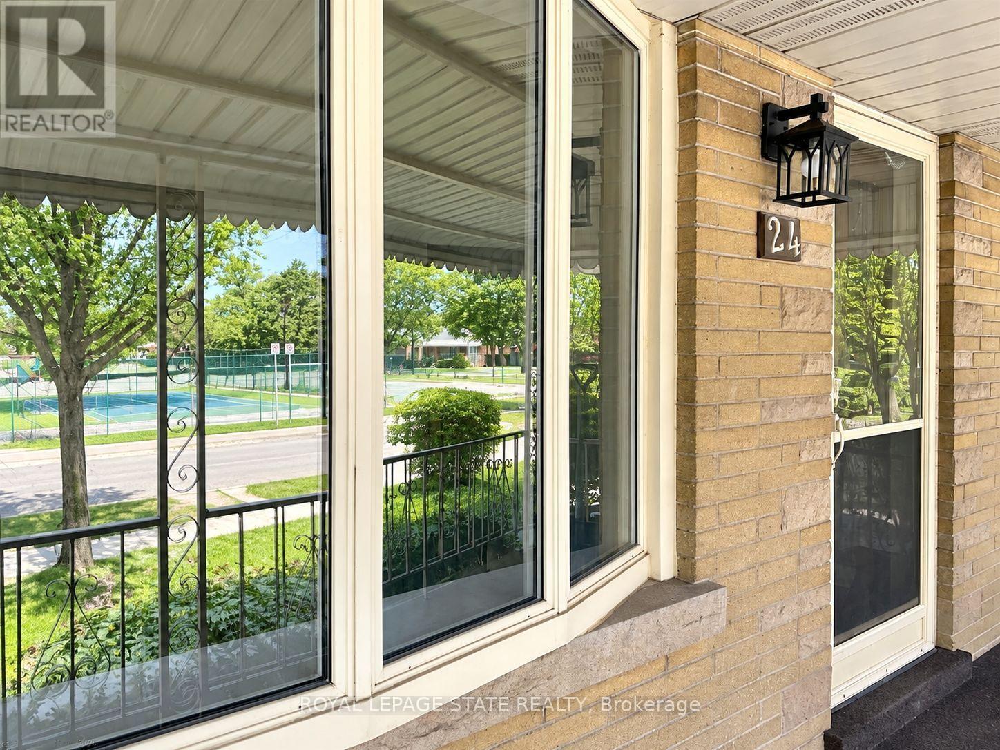 Upper - 24 Sandalwood Avenue, Hamilton, Ontario  L8T 2E3 - Photo 2 - X13768240