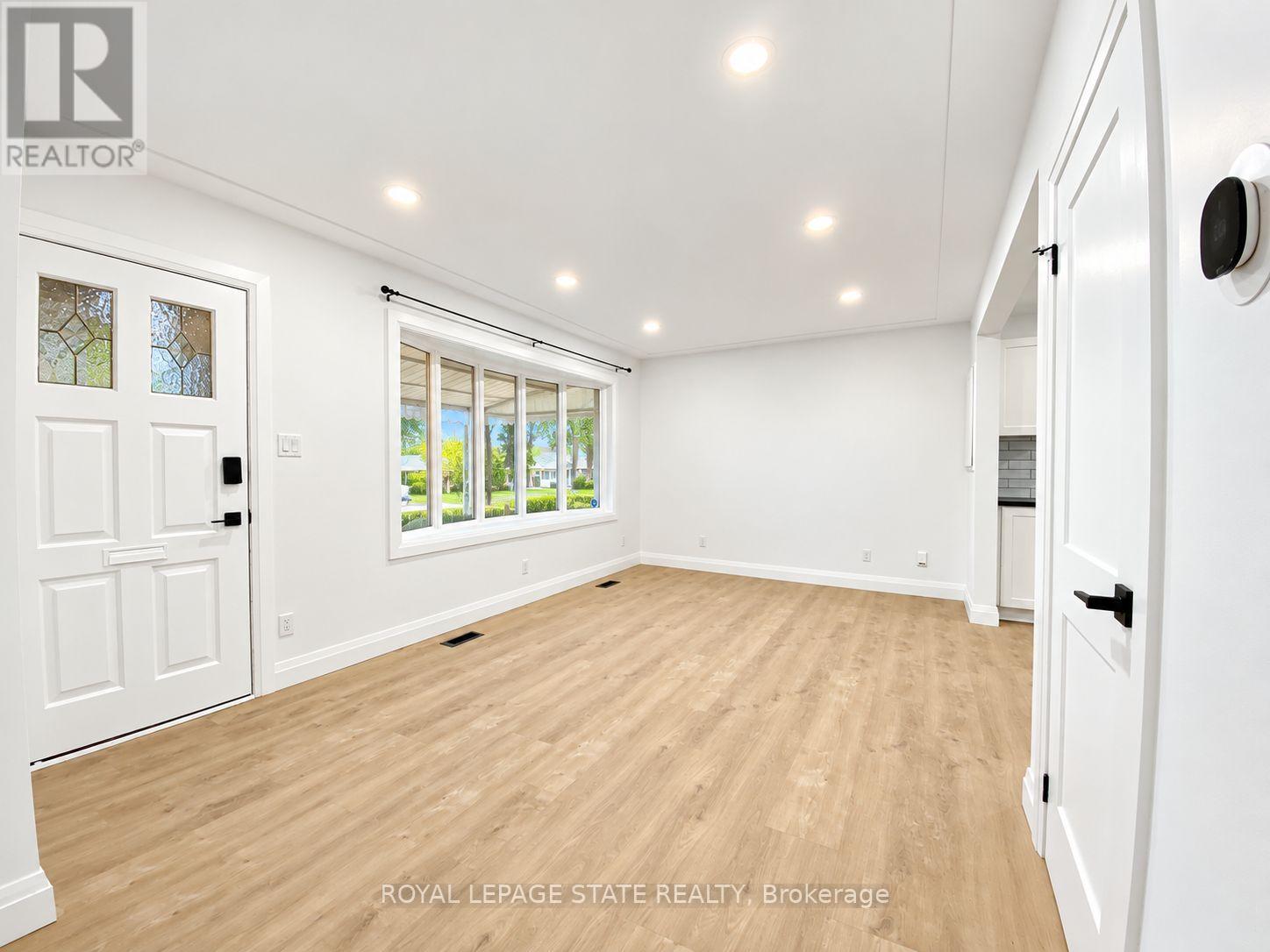 Upper - 24 Sandalwood Avenue, Hamilton, Ontario  L8T 2E3 - Photo 3 - X13768240