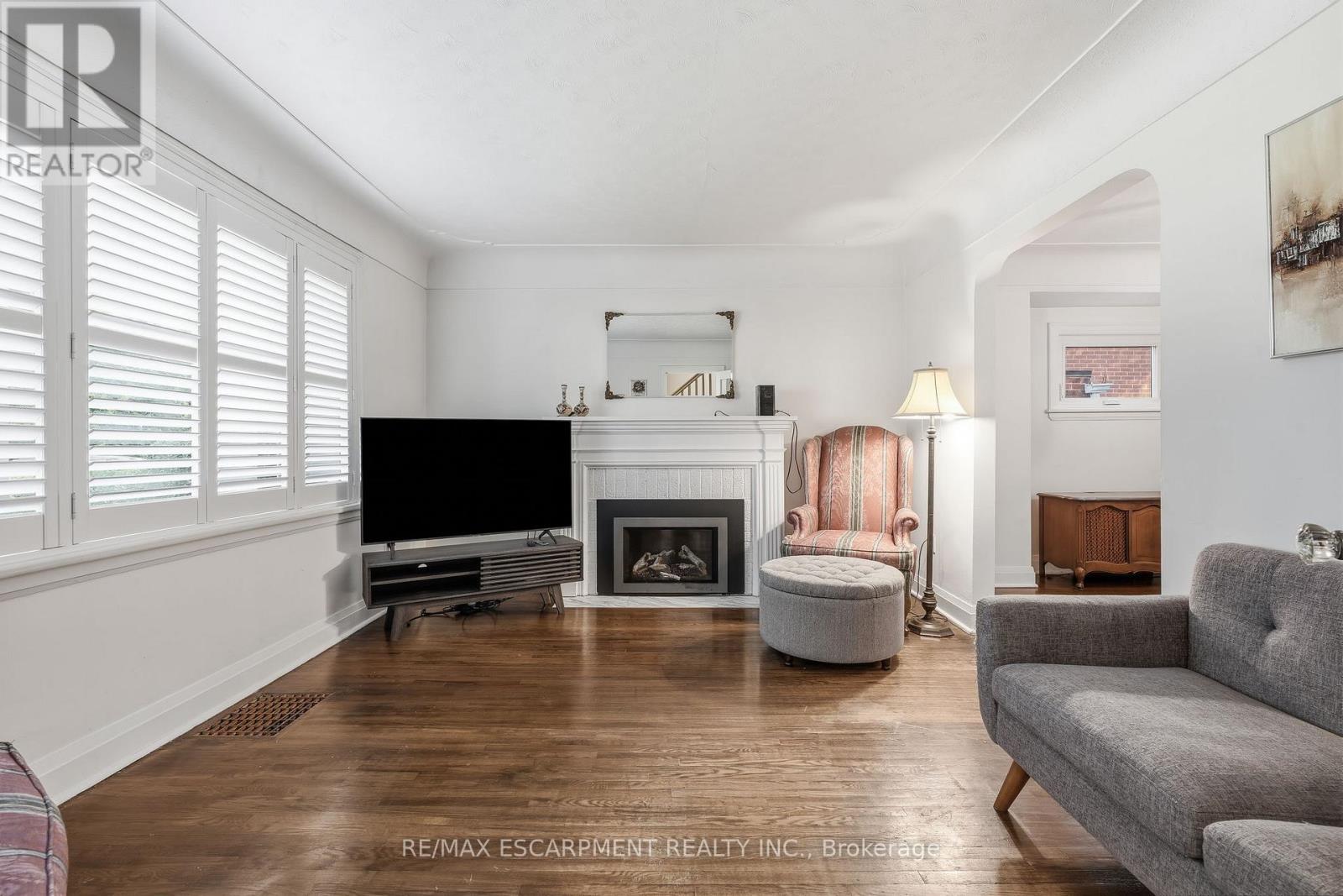 13 Allan Avenue, Hamilton, Ontario  L9H 4N7 - Photo 4 - X13768312