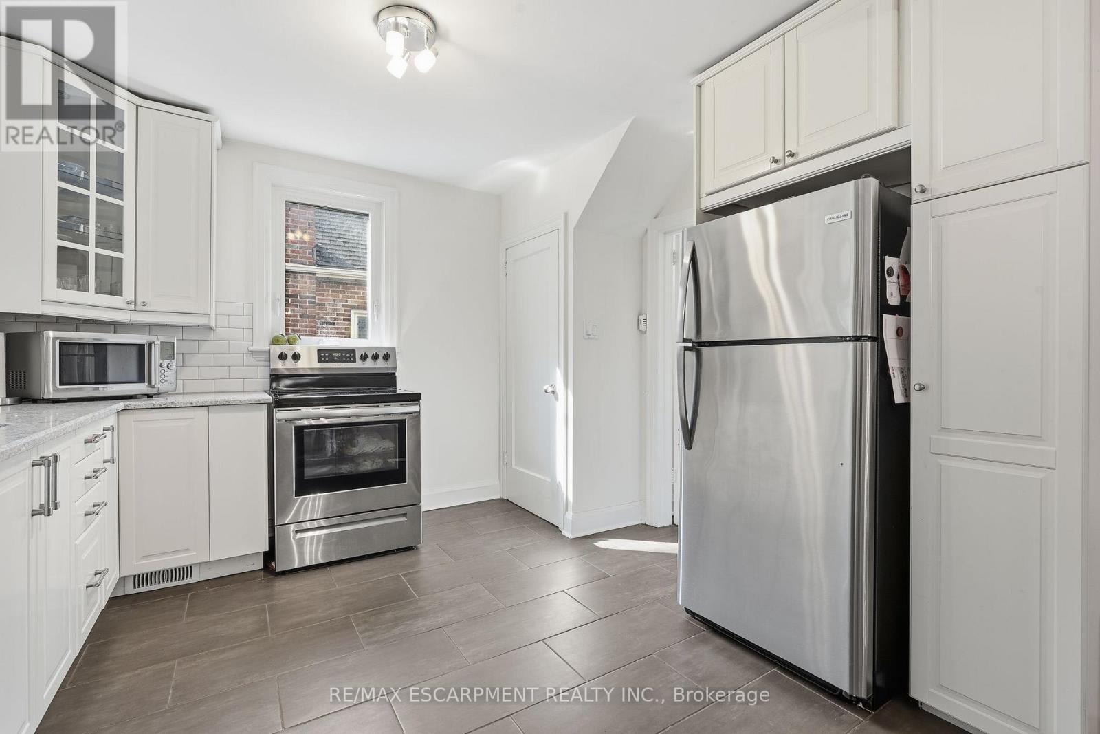13 Allan Avenue, Hamilton, Ontario  L9H 4N7 - Photo 7 - X13768312