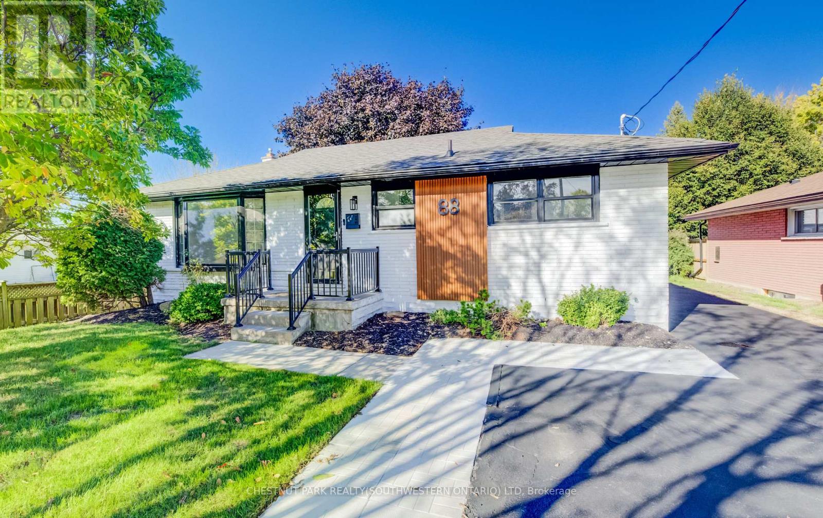 88 Woodhaven Drive, Kitchener, Ontario  N2C 1V1 - Photo 2 - X13768322