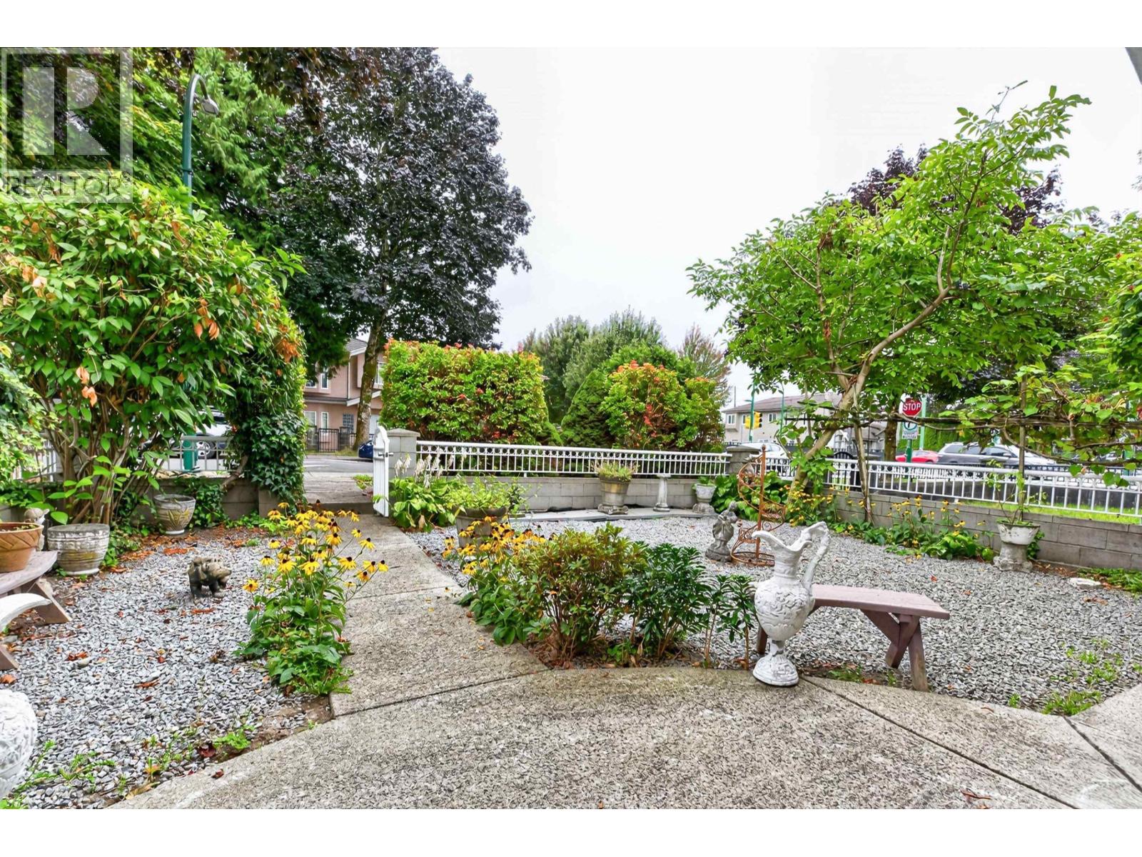 4503 Frances Street, Burnaby, British Columbia  V5C 2R6 - Photo 3 - R3163420