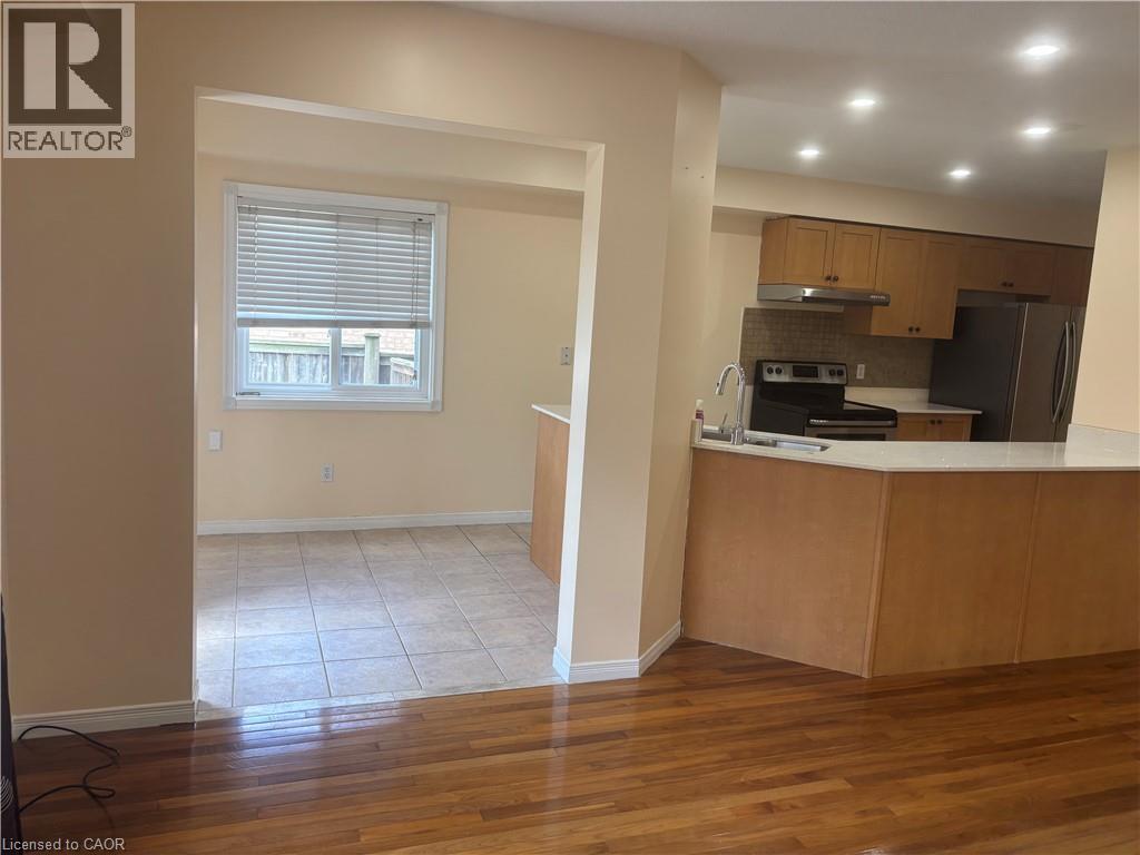 30 Meadow Wood Crescent, Stoney Creek, Ontario  L8J 3Z8 - Photo 10 - 40859051