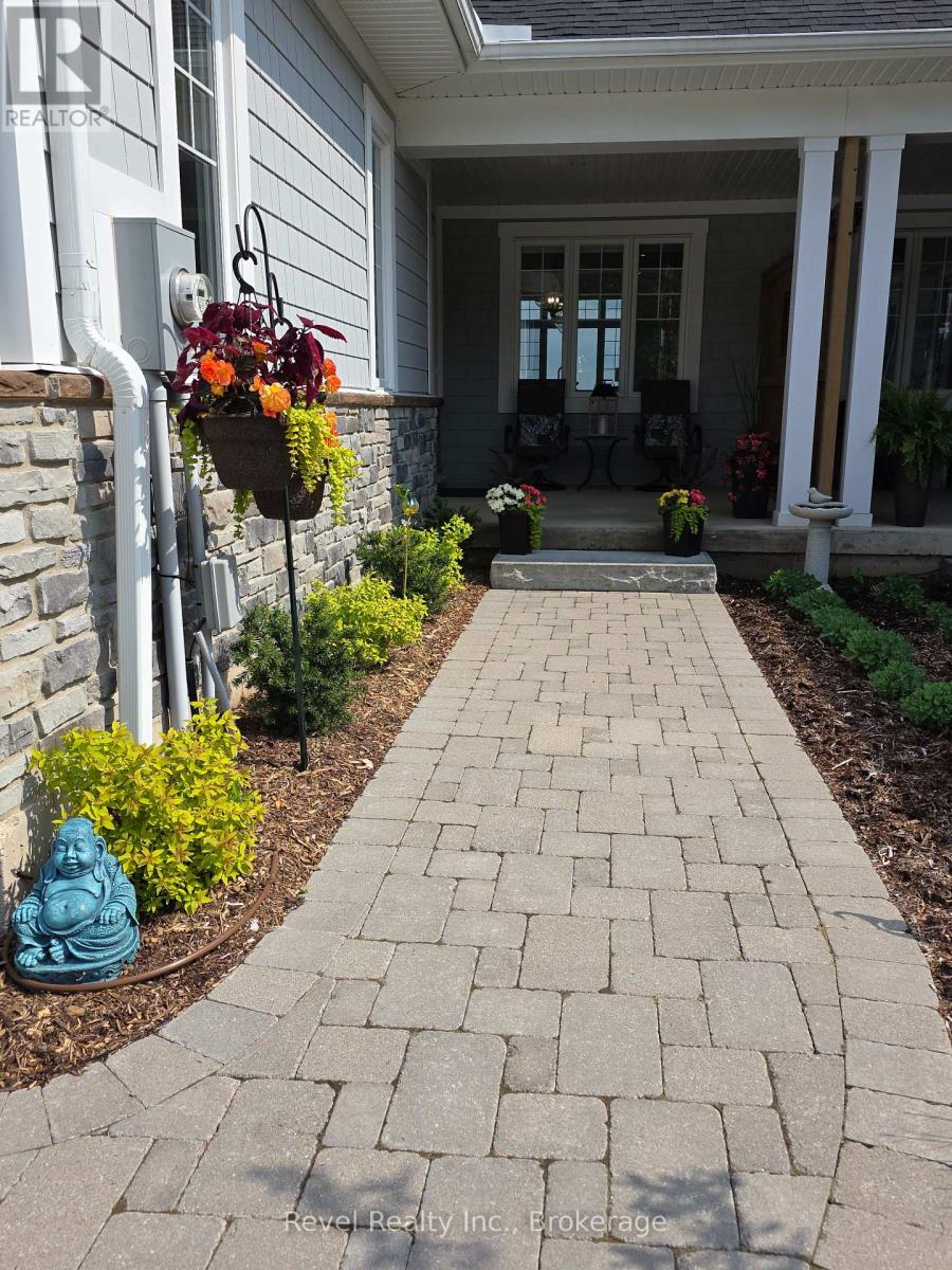 258 Ironwood Way, Georgian Bluffs, Ontario  N0H 1S0 - Photo 12 - X13745472