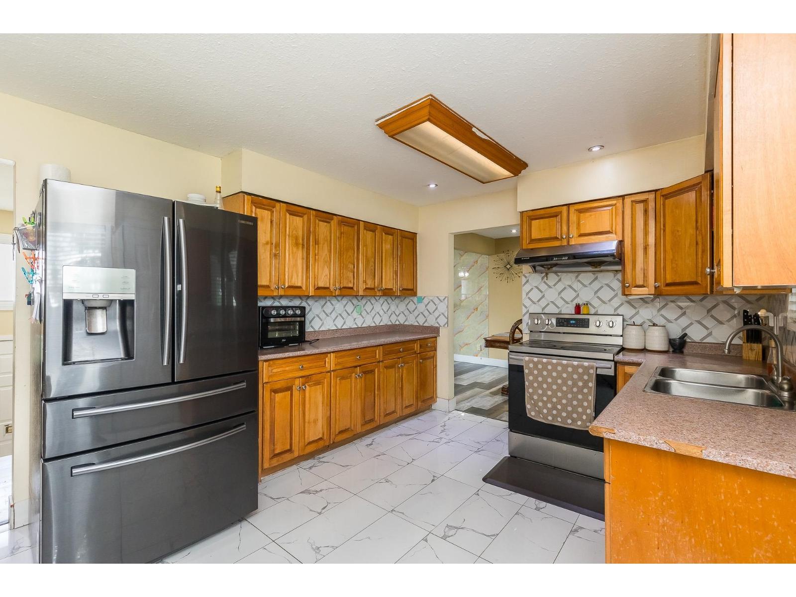 32698 Pandora Avenue, Abbotsford, British Columbia  V2T 3X1 - Photo 4 - R3163096