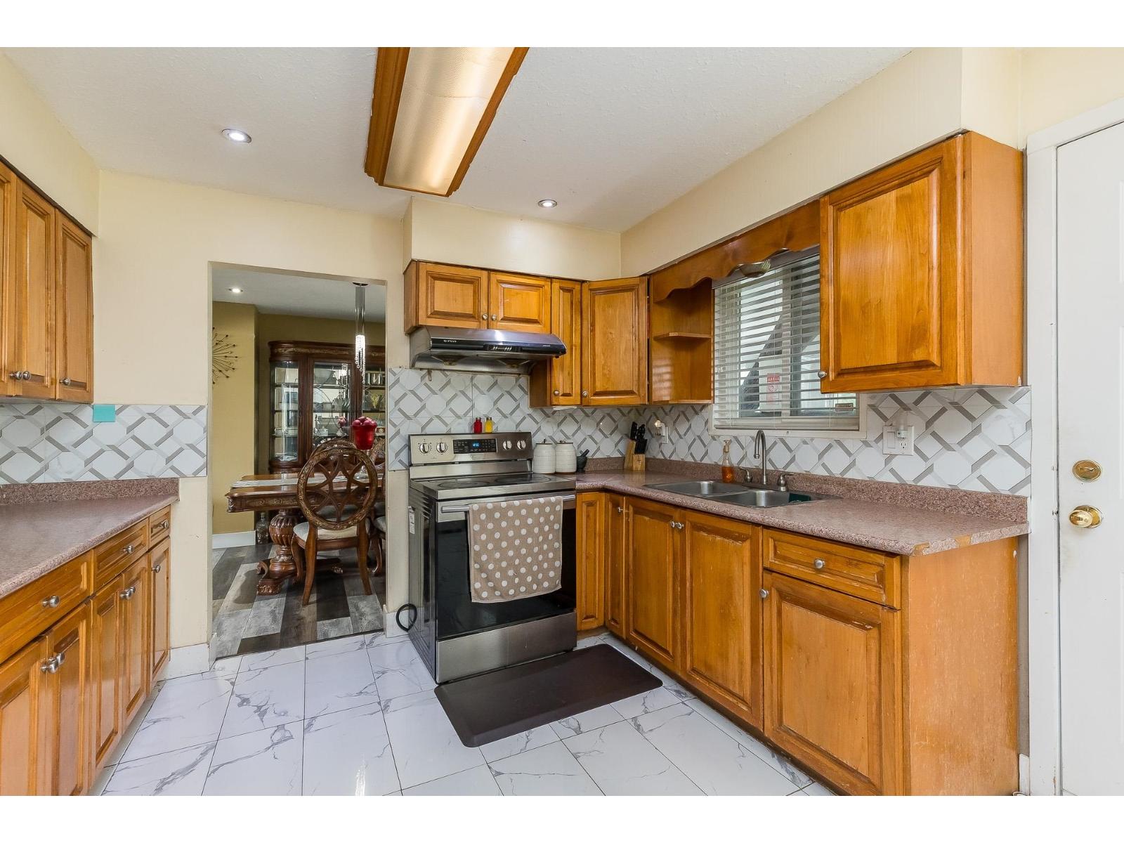 32698 Pandora Avenue, Abbotsford, British Columbia  V2T 3X1 - Photo 6 - R3163096