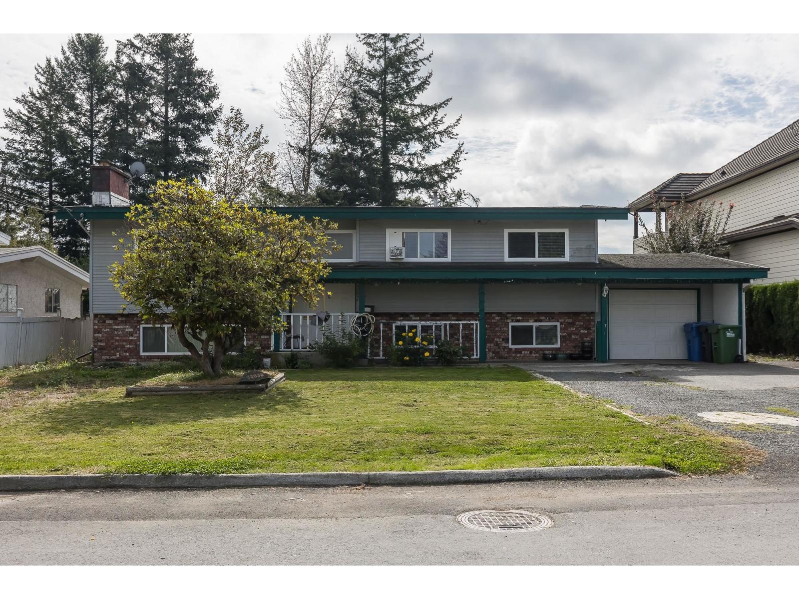 32698 Pandora Avenue, Abbotsford, British Columbia  V2T 3X1 - Photo 2 - R3163096