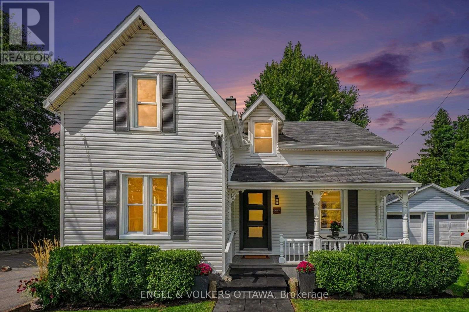 8169 VICTORIA LANE, Ottawa, Ontario